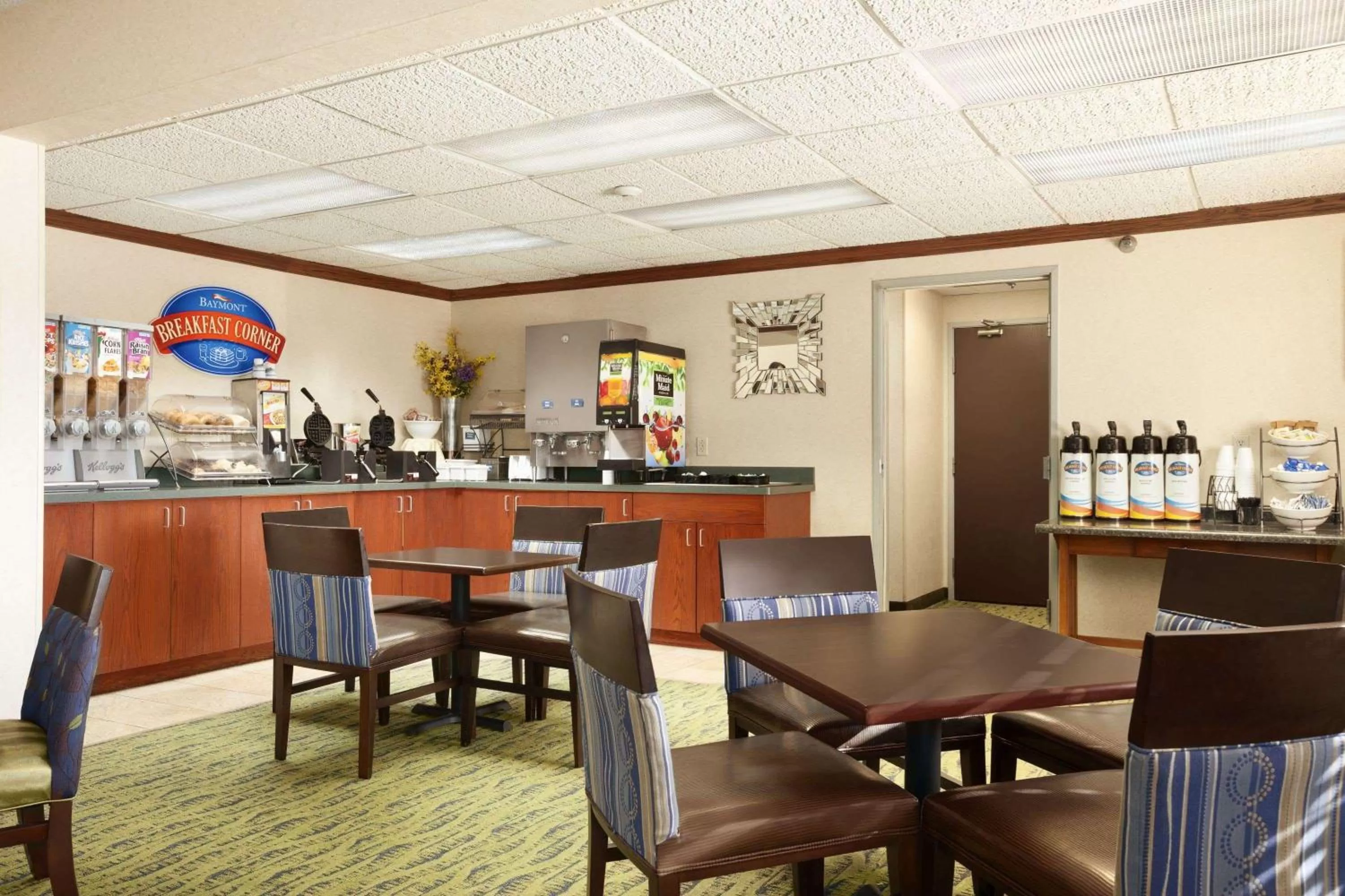 Restaurant/places to eat in Baymont by Wyndham Sioux Falls