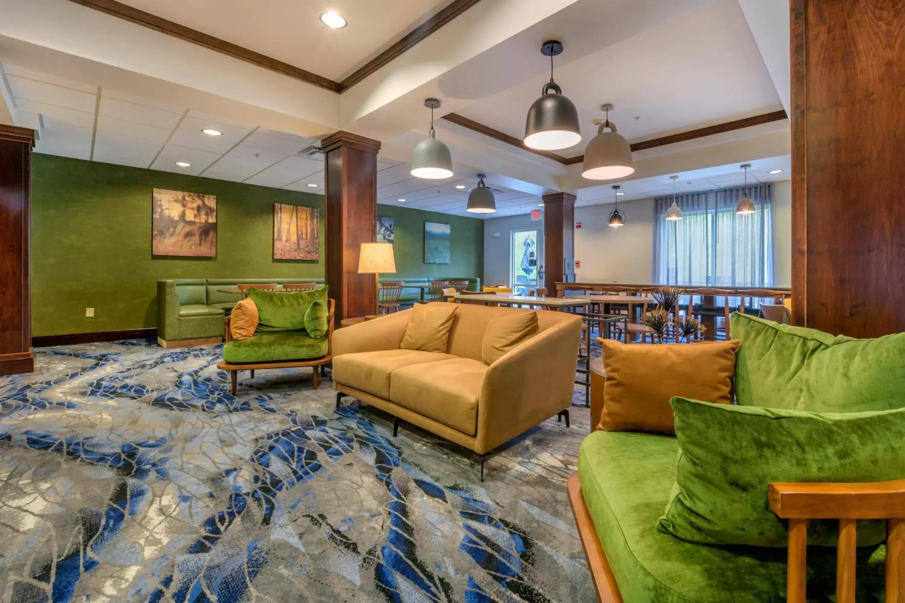 Breakfast, Seating Area in Fairfield Inn & Suites by Marriott Slippery Rock