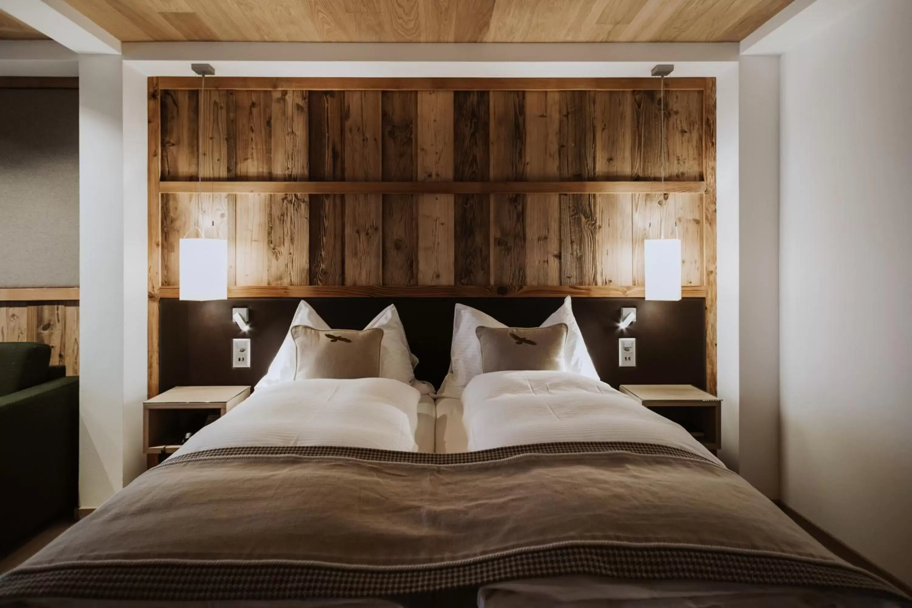 Photo of the whole room, Bed in Adler Adelboden