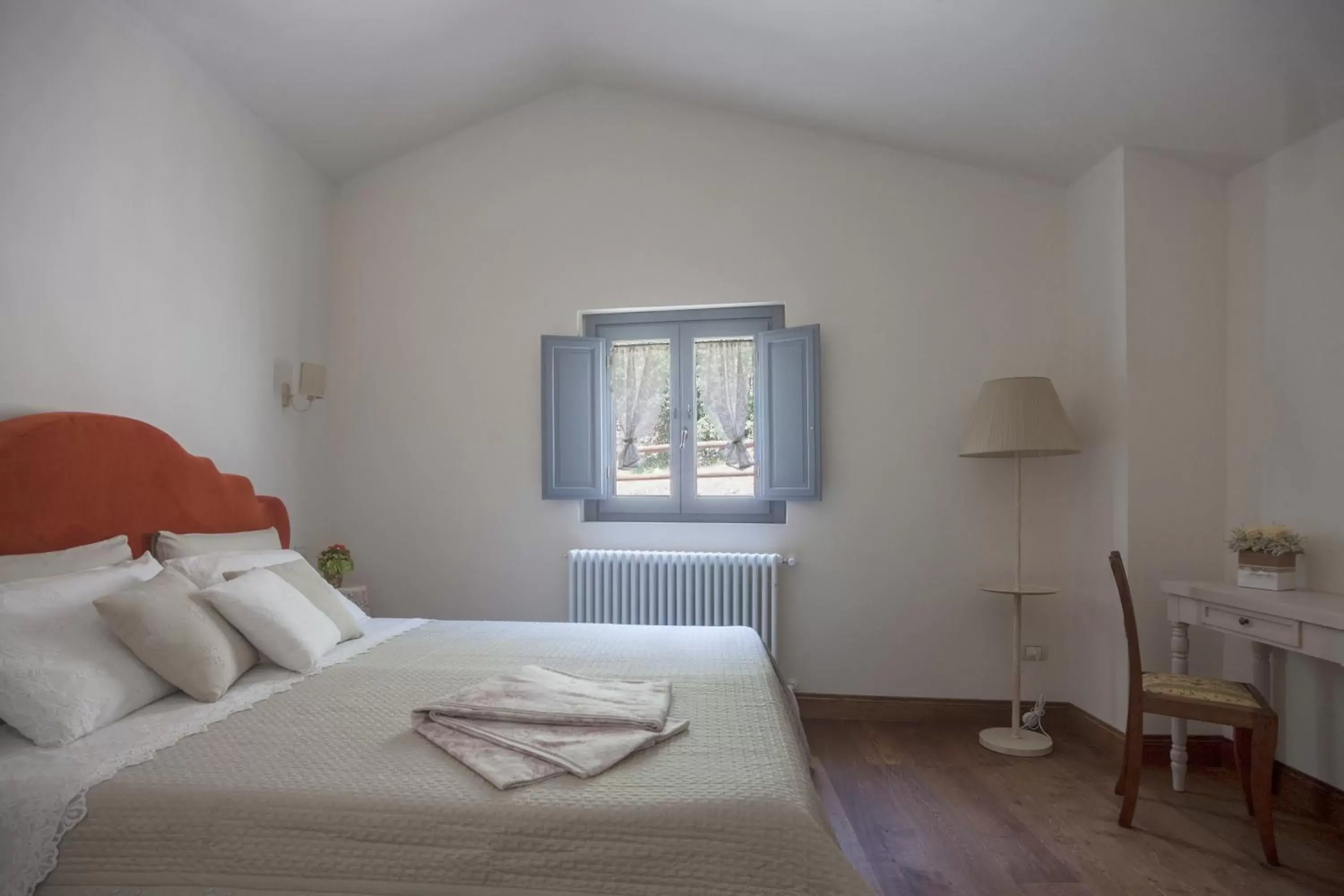 Double or Twin Room with Private Bathroom in Podere La Contessa B&B Double or Twin Room with Private Bathroom in Podere La Contessa B&B