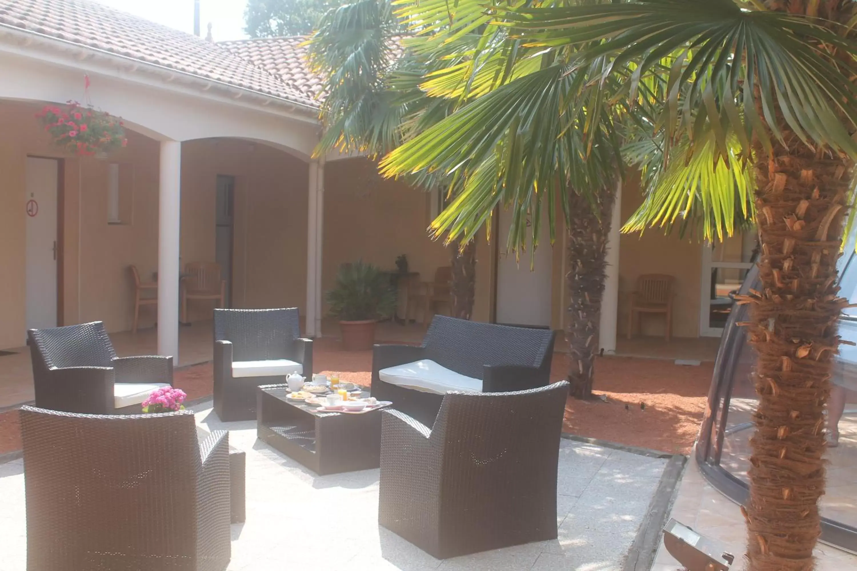 Patio, Patio/Outdoor Area in The Originals City, Hôtel La Closerie, Nantes Nord (Inter-Hotel)