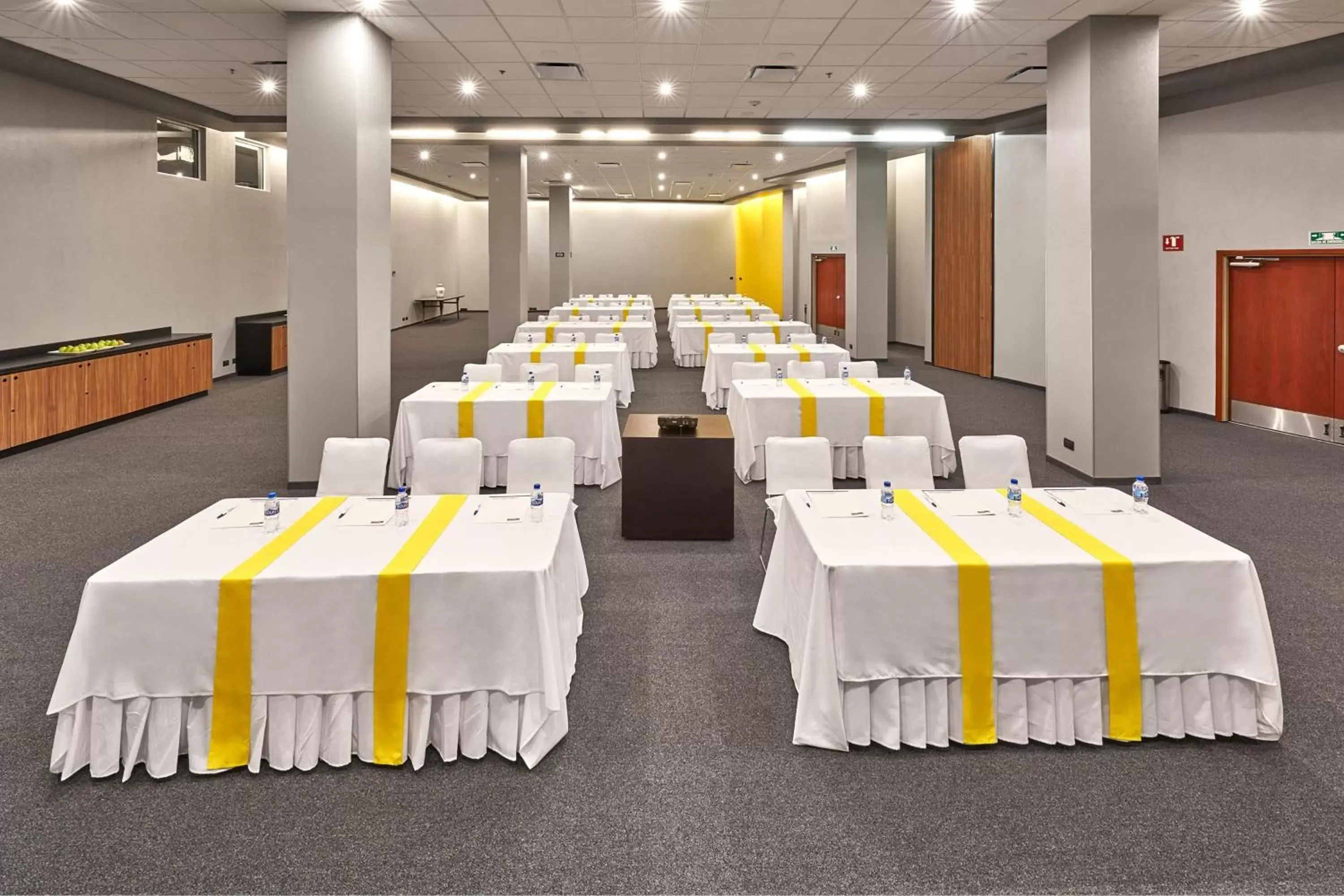 Meeting/conference room in City Express by Marriott Puebla Centro