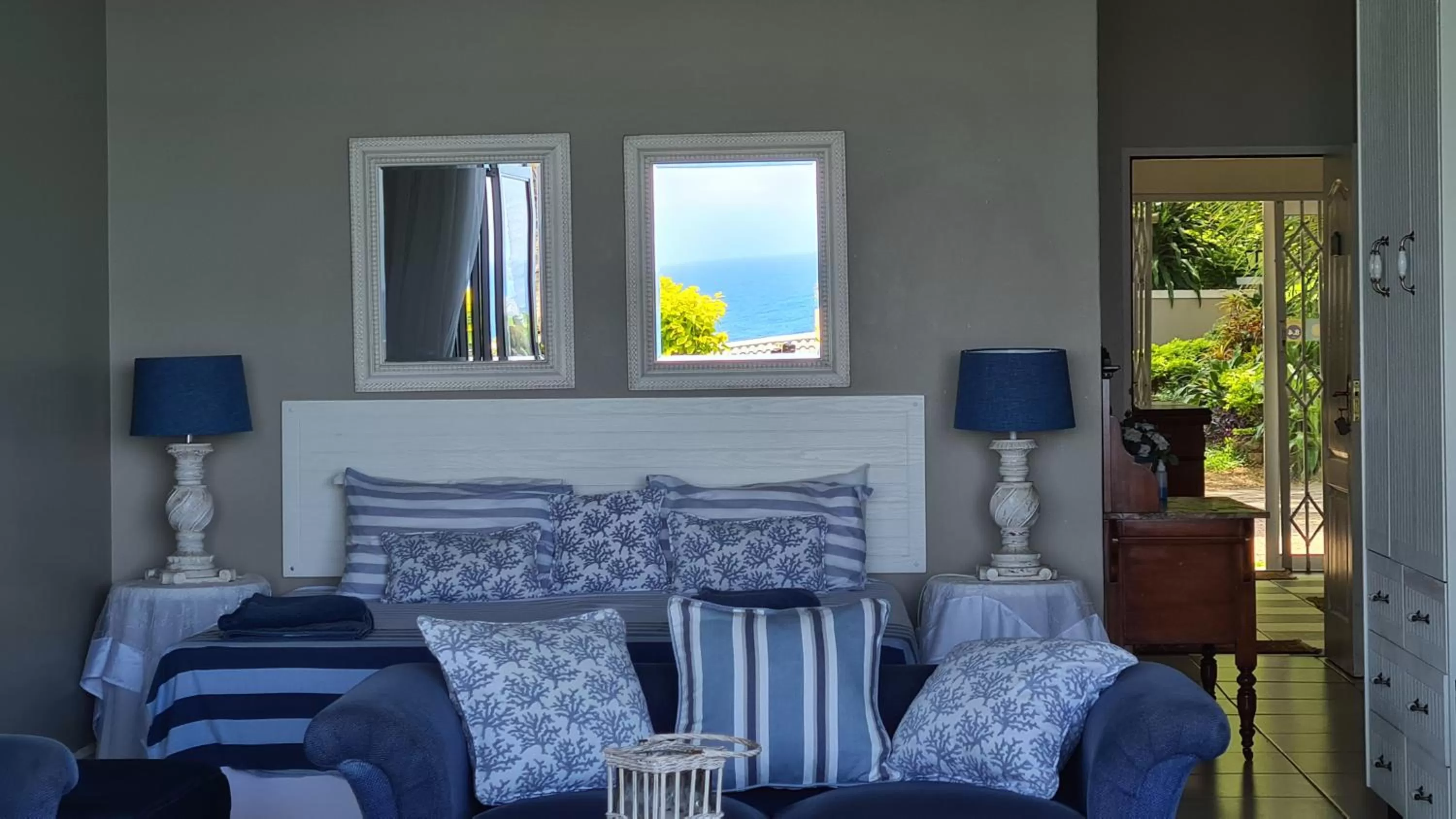 Living room in Shaka's Seat Guesthouse