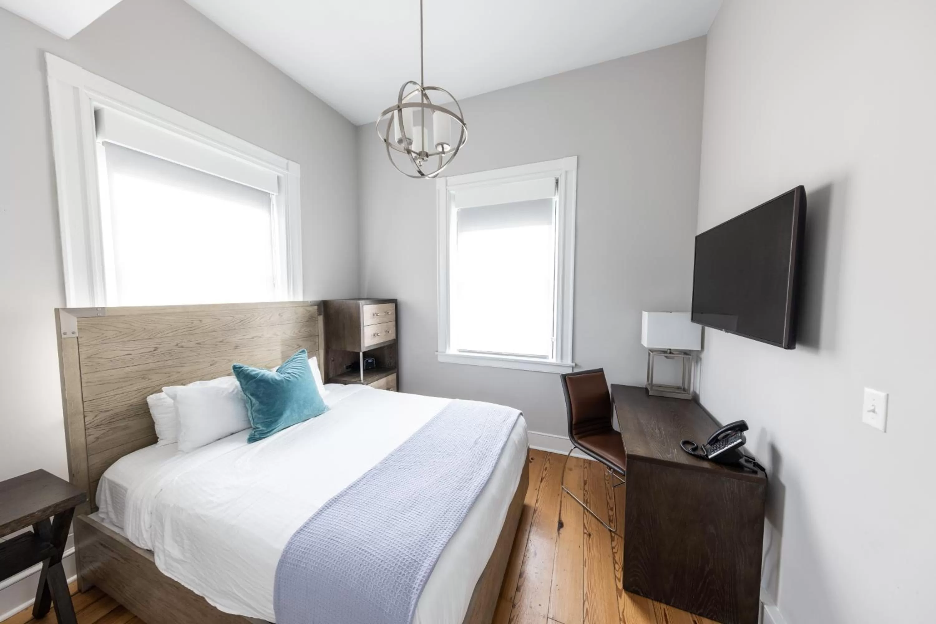 TV and multimedia, Bed in The Blackburn Inn and Conference Center