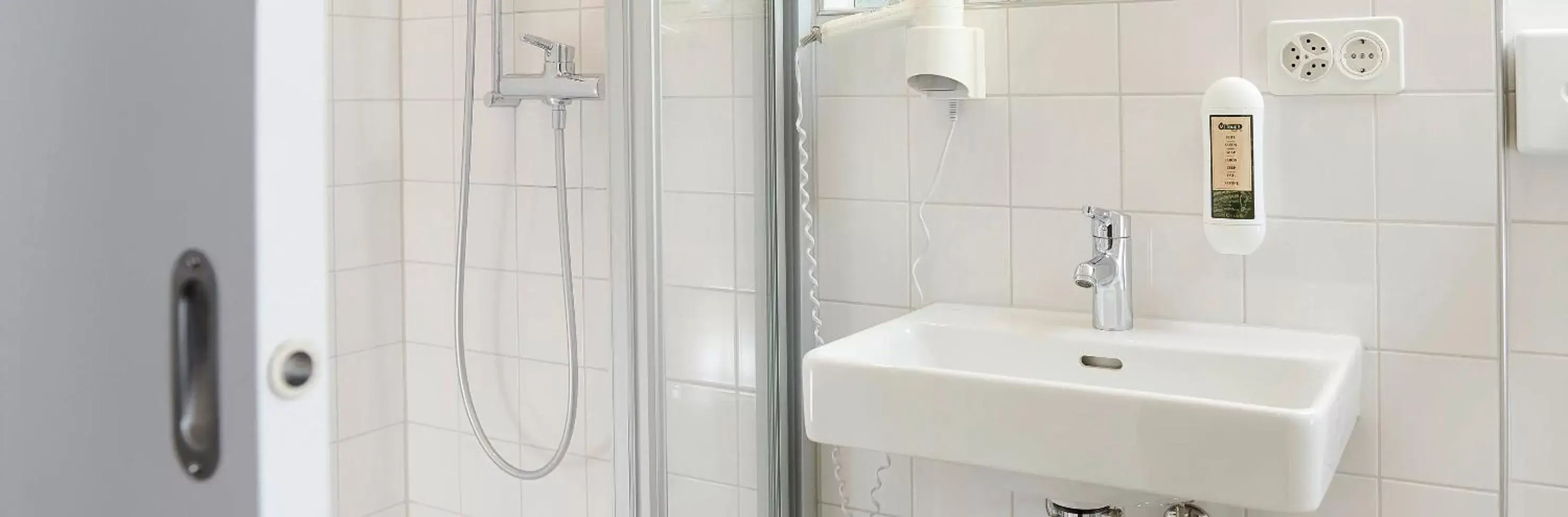 Bath, Bathroom in Hotel Hottingen