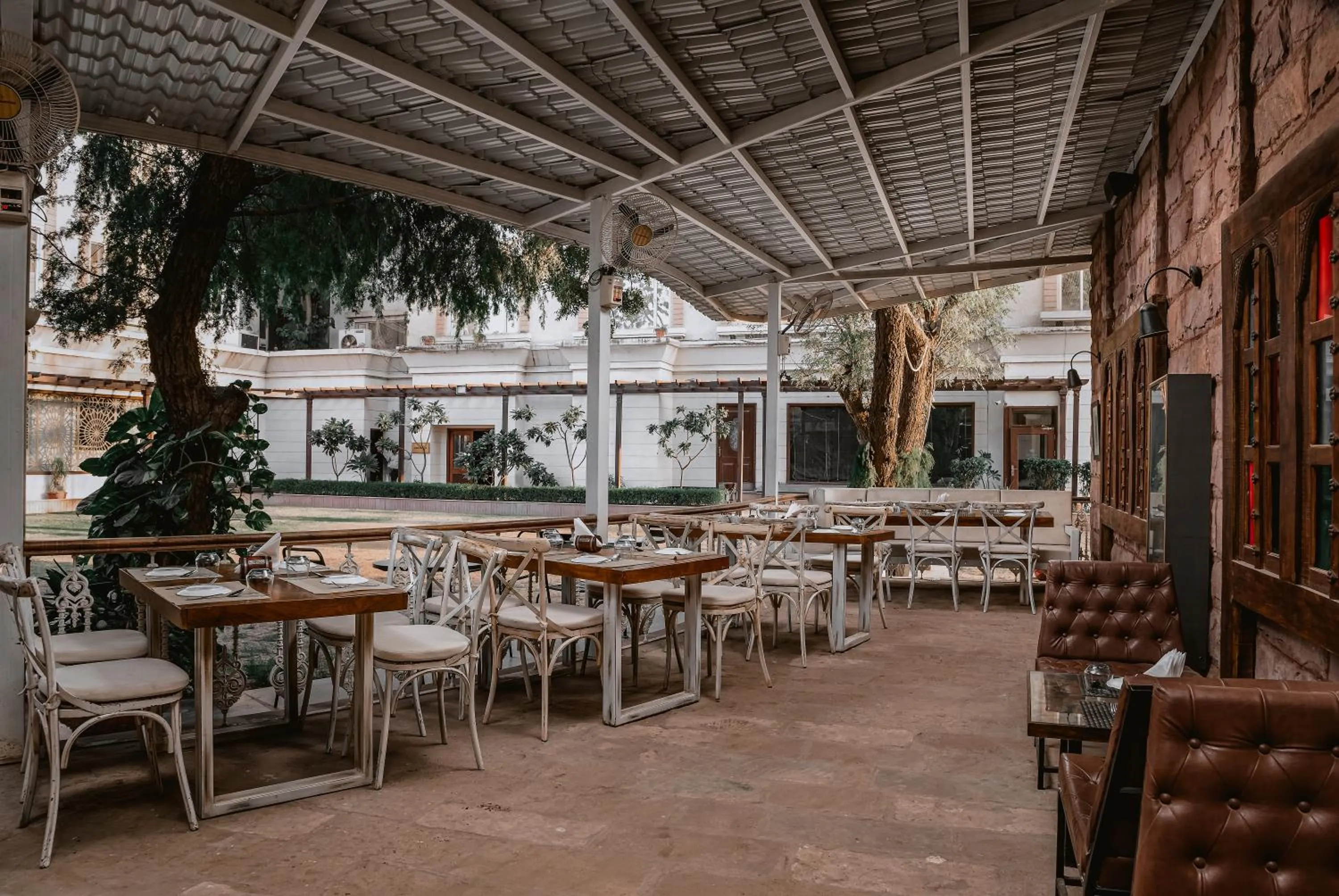 Restaurant/places to eat in Park Plaza Jodhpur