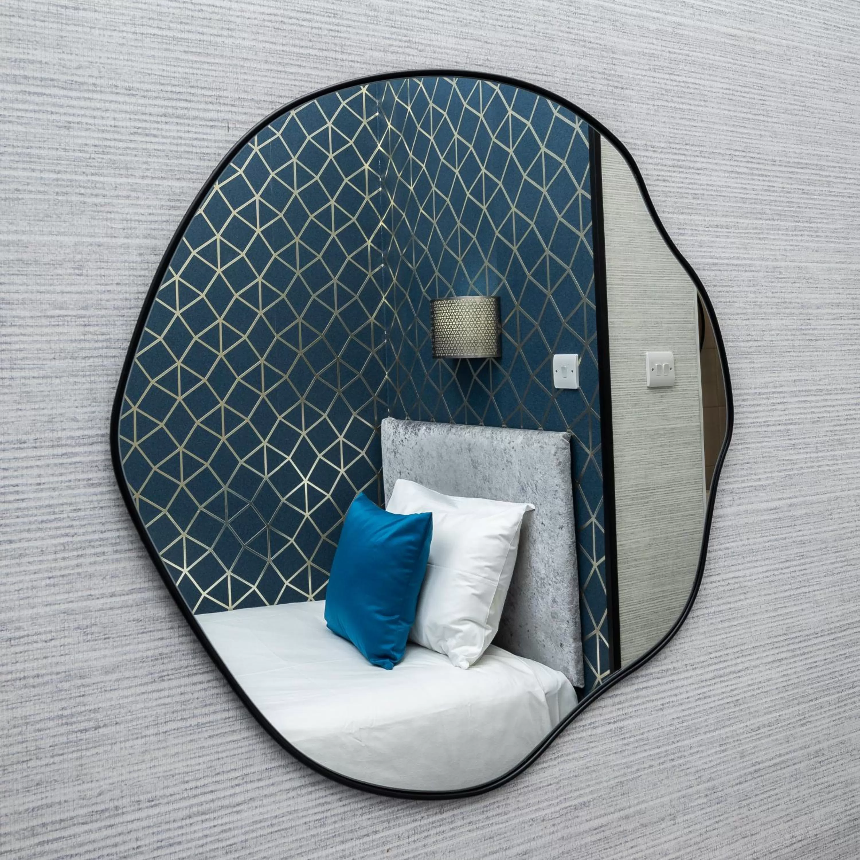 Bedroom, Bed in Mentone Hotel