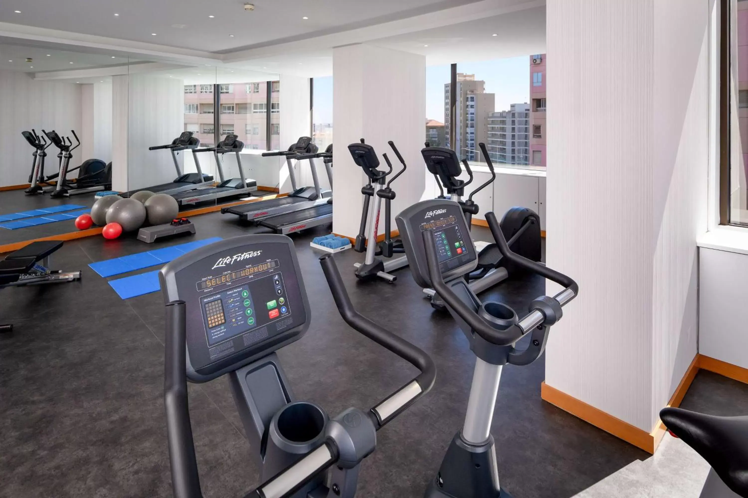 Fitness centre/facilities, Fitness Center/Facilities in Ramada by Wyndham Lisbon