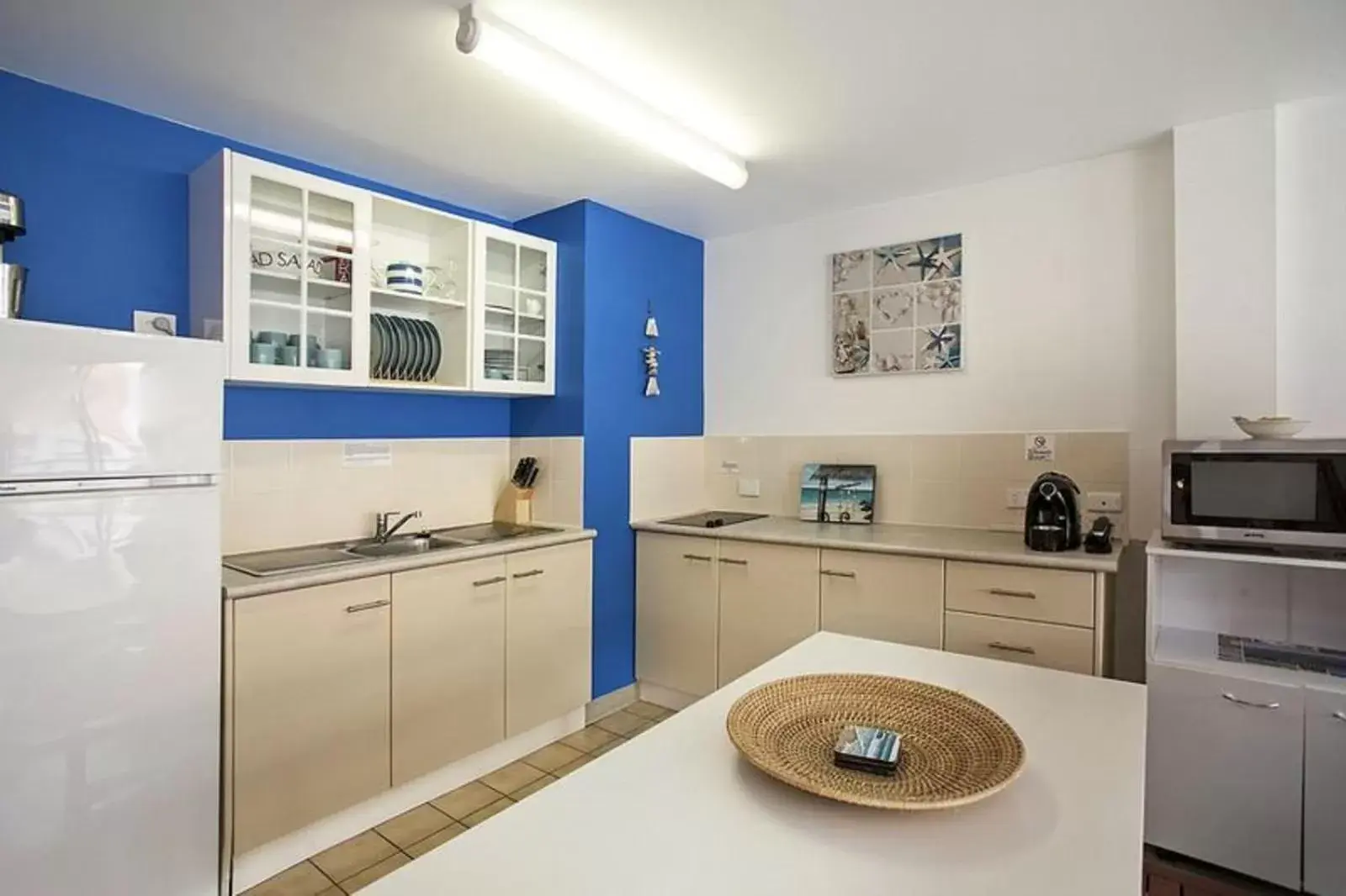 Kitchen or kitchenette, Kitchen/Kitchenette in Nelson Bay Breeze