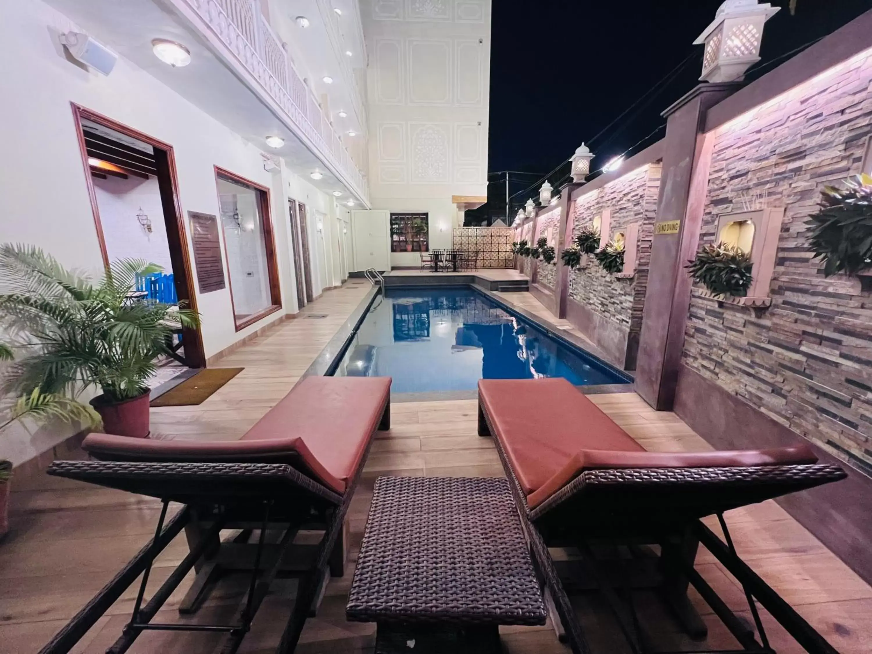 Swimming Pool in Laxmi Palace Heritage Boutique Hotel