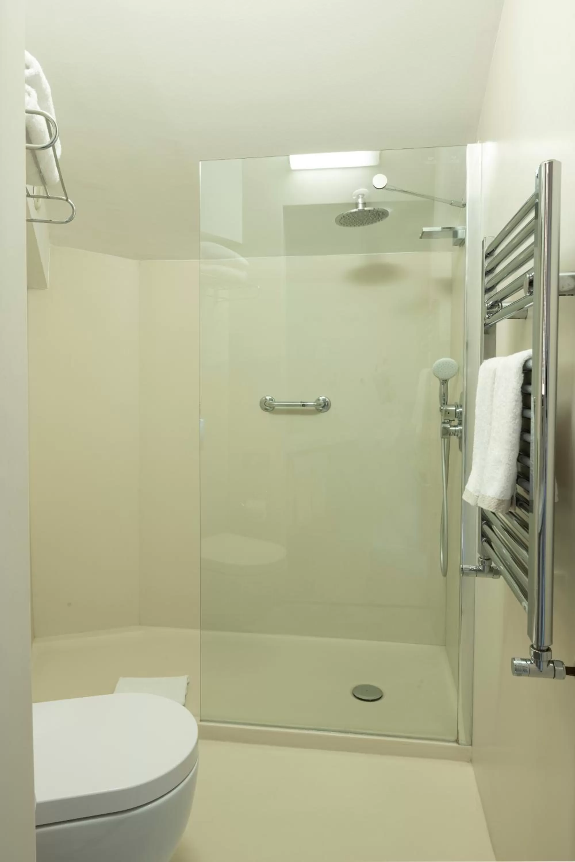 Bathroom in c-hotels Concorde