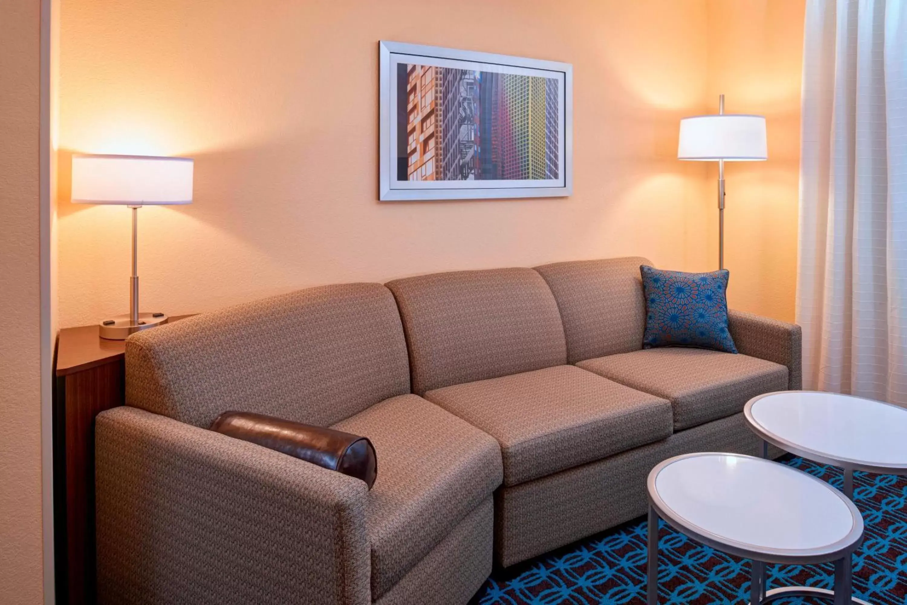 Living room, Seating Area in Fairfield Inn & Suites By Marriott Ann Arbor Ypsilanti