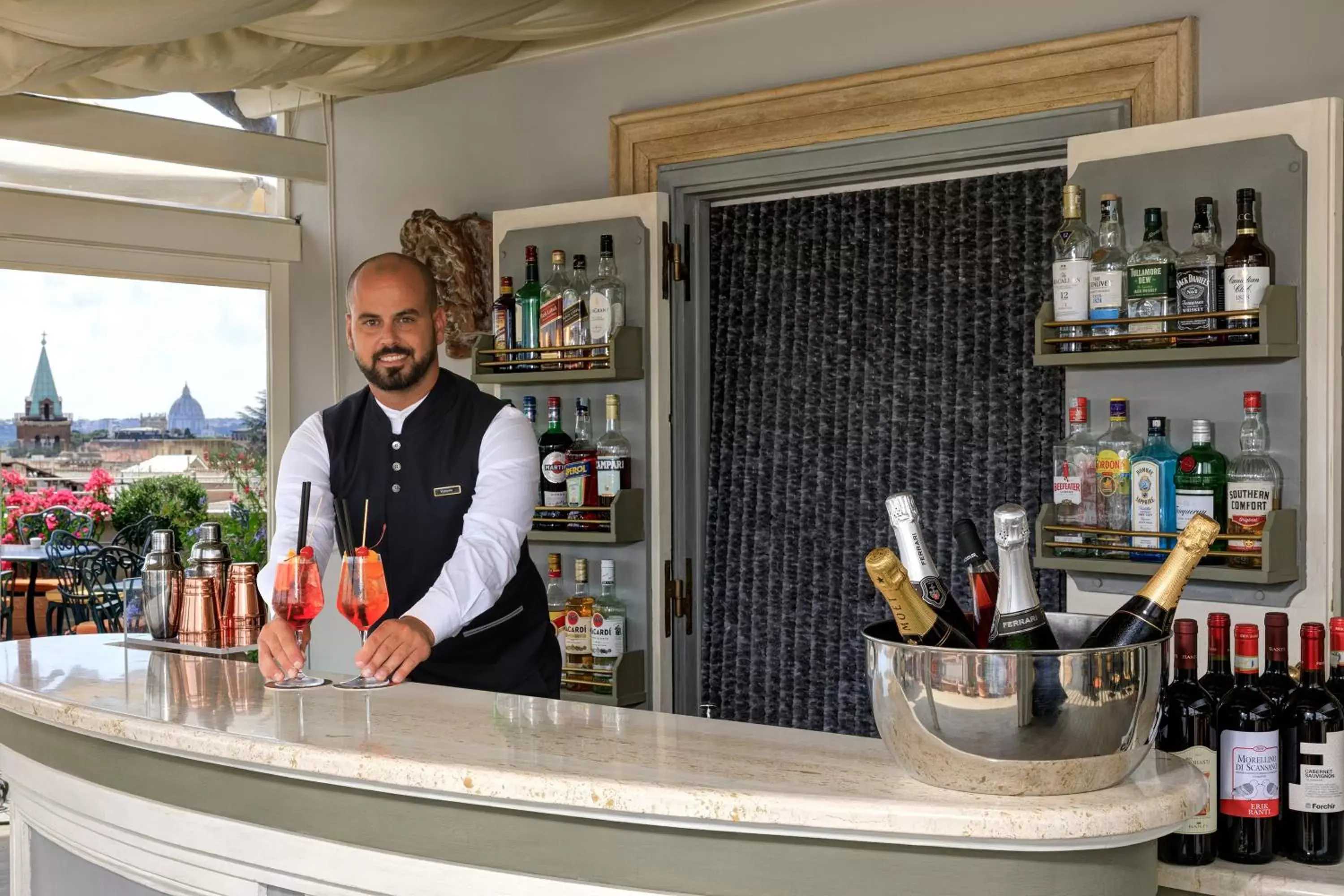 Patio, Lounge/Bar in Marcella Royal Hotel - Rooftop Garden