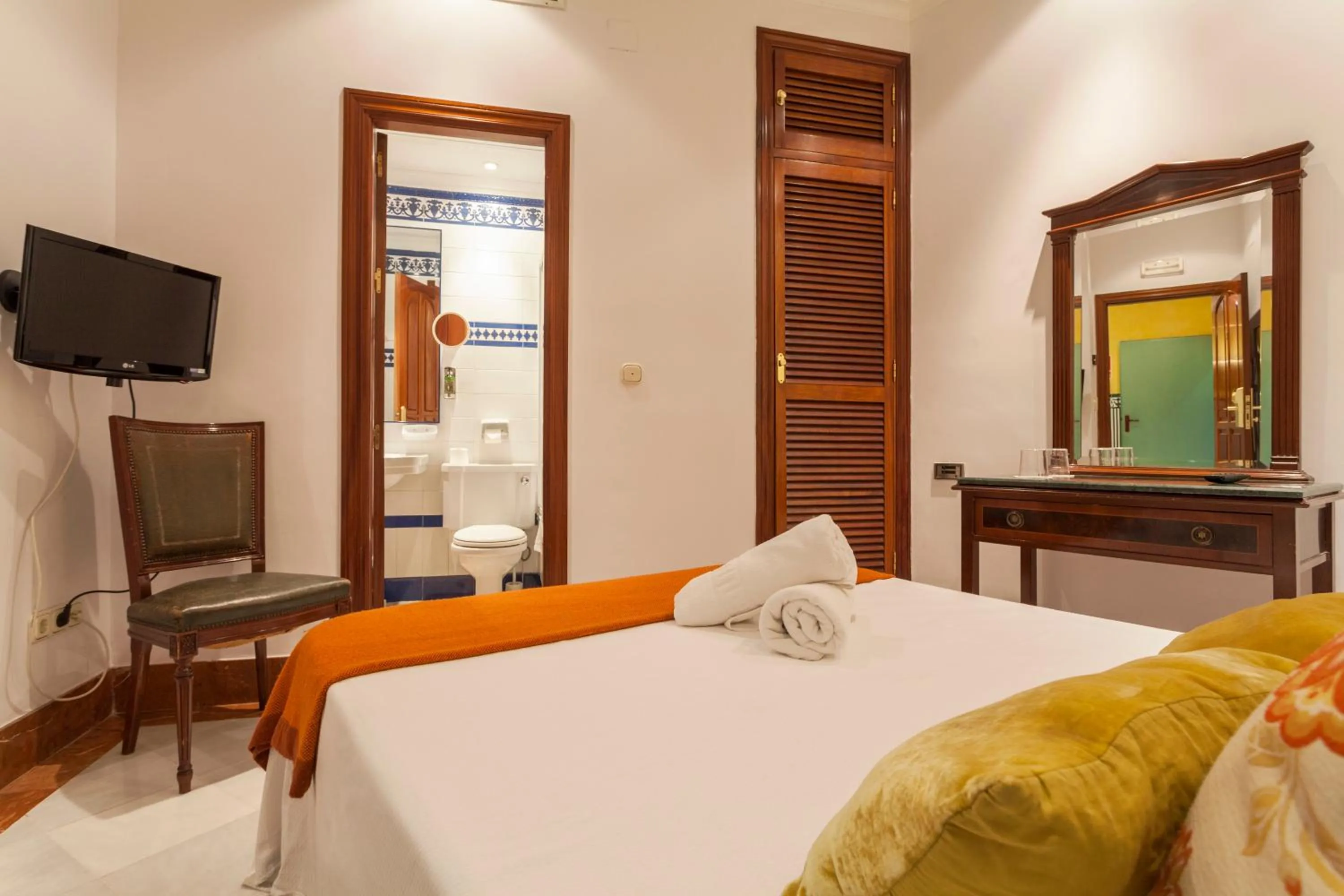 Photo of the whole room, Bed in Hotel Baco