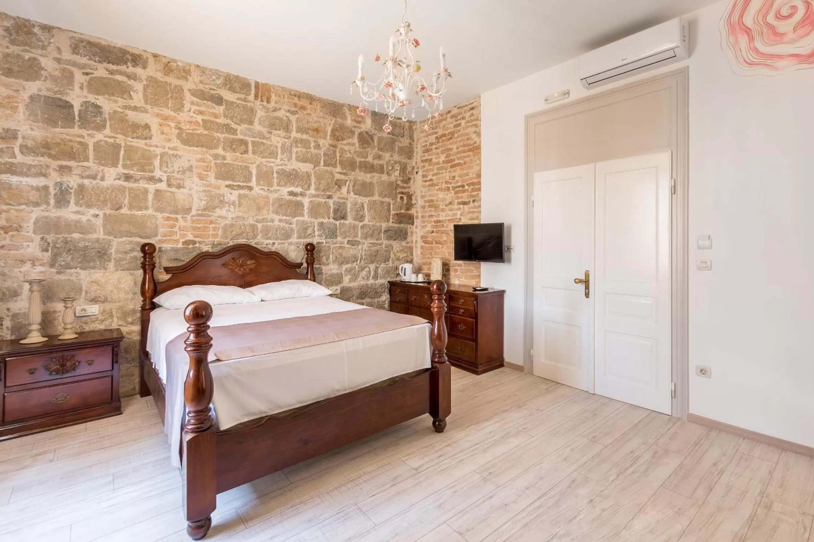 Bedroom, Bed in Pietra Rossa