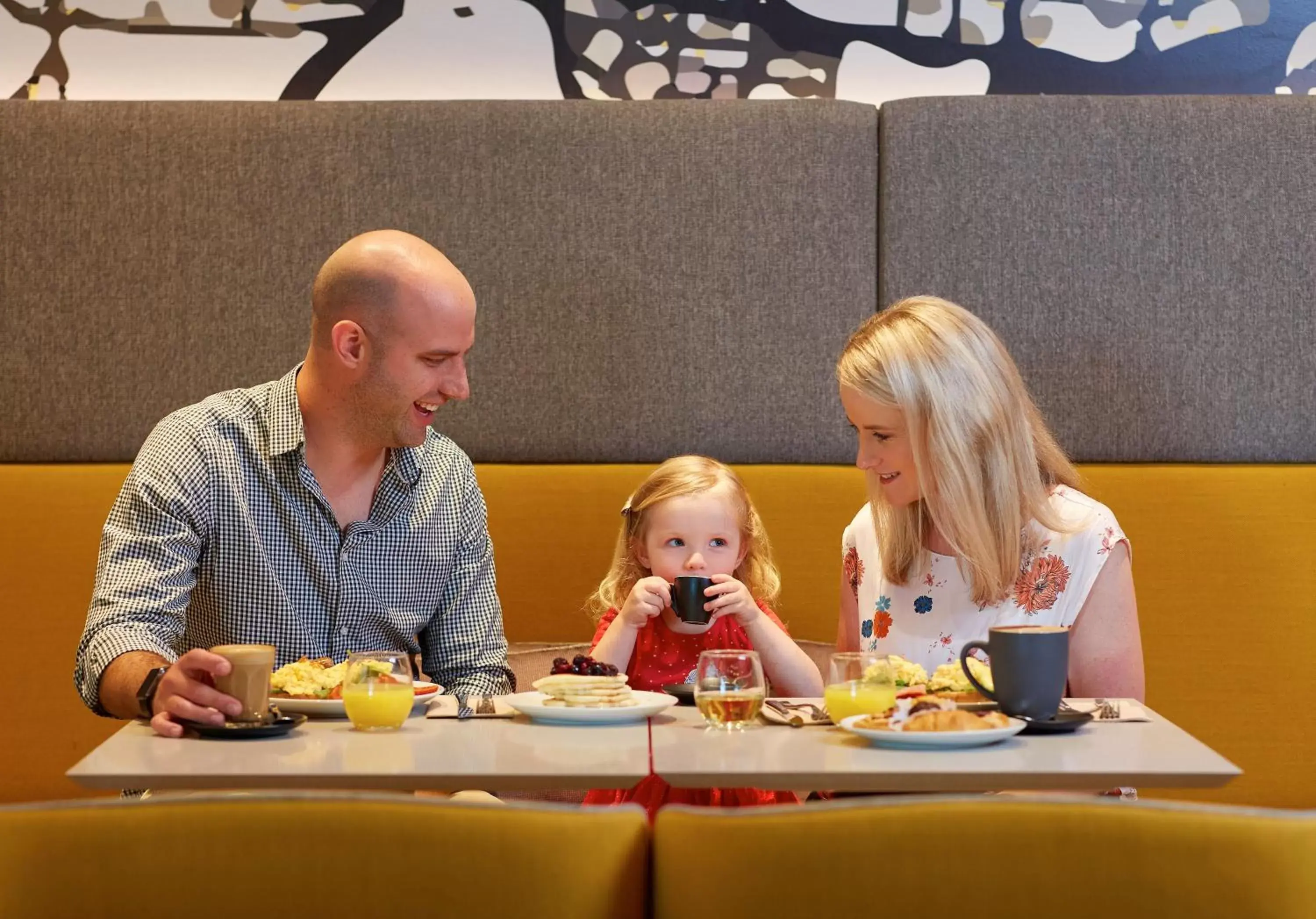 Restaurant/places to eat, Family in Holiday Inn Express Melbourne Southbank, an IHG Hotel