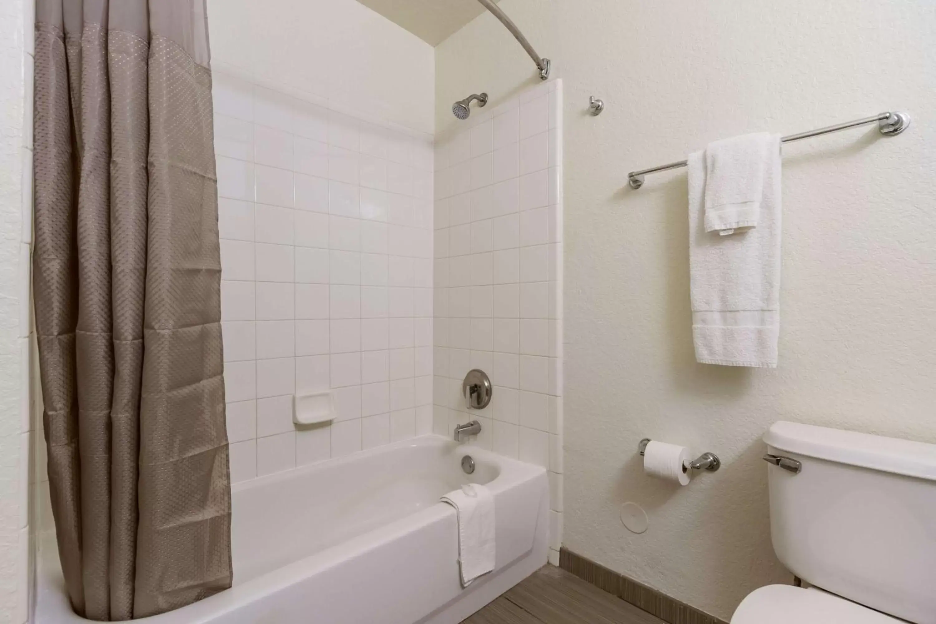 Shower, Bathroom in Studio 6-Coral Springs, FL - Fort Lauderdale