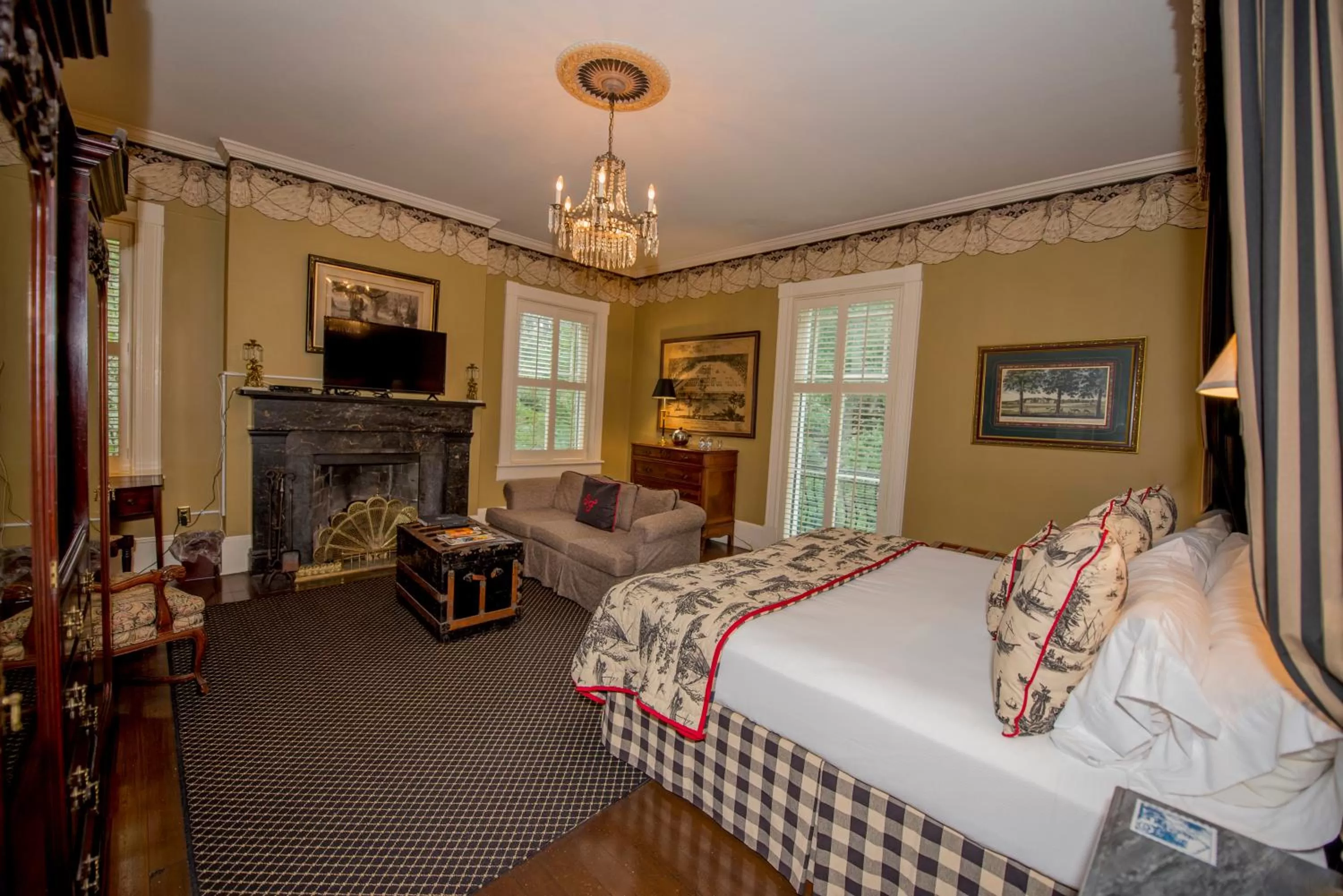 Bedroom in Ballastone Inn