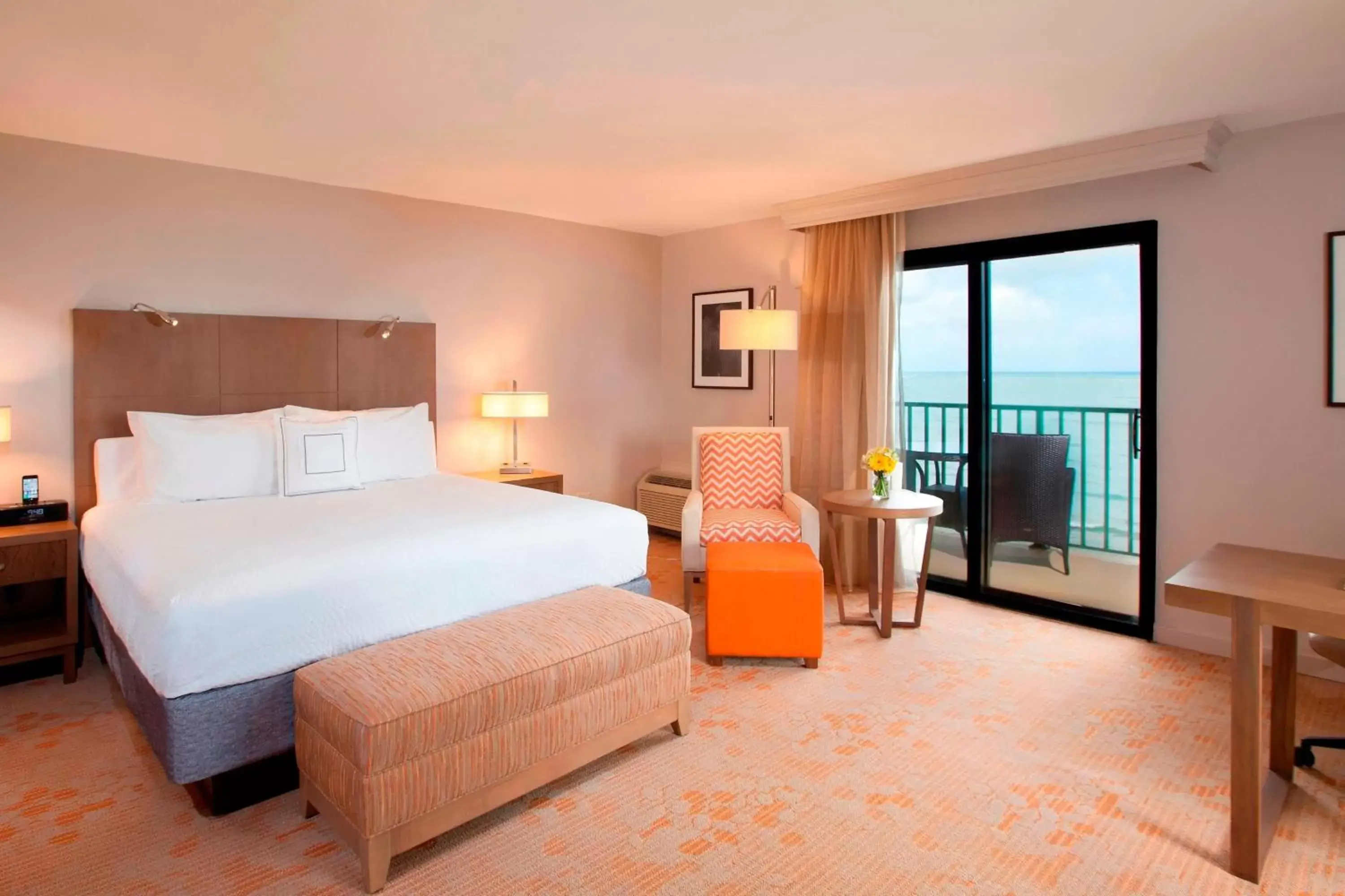 Bedroom, Bed in Courtyard by Marriott Isla Verde Beach Resort