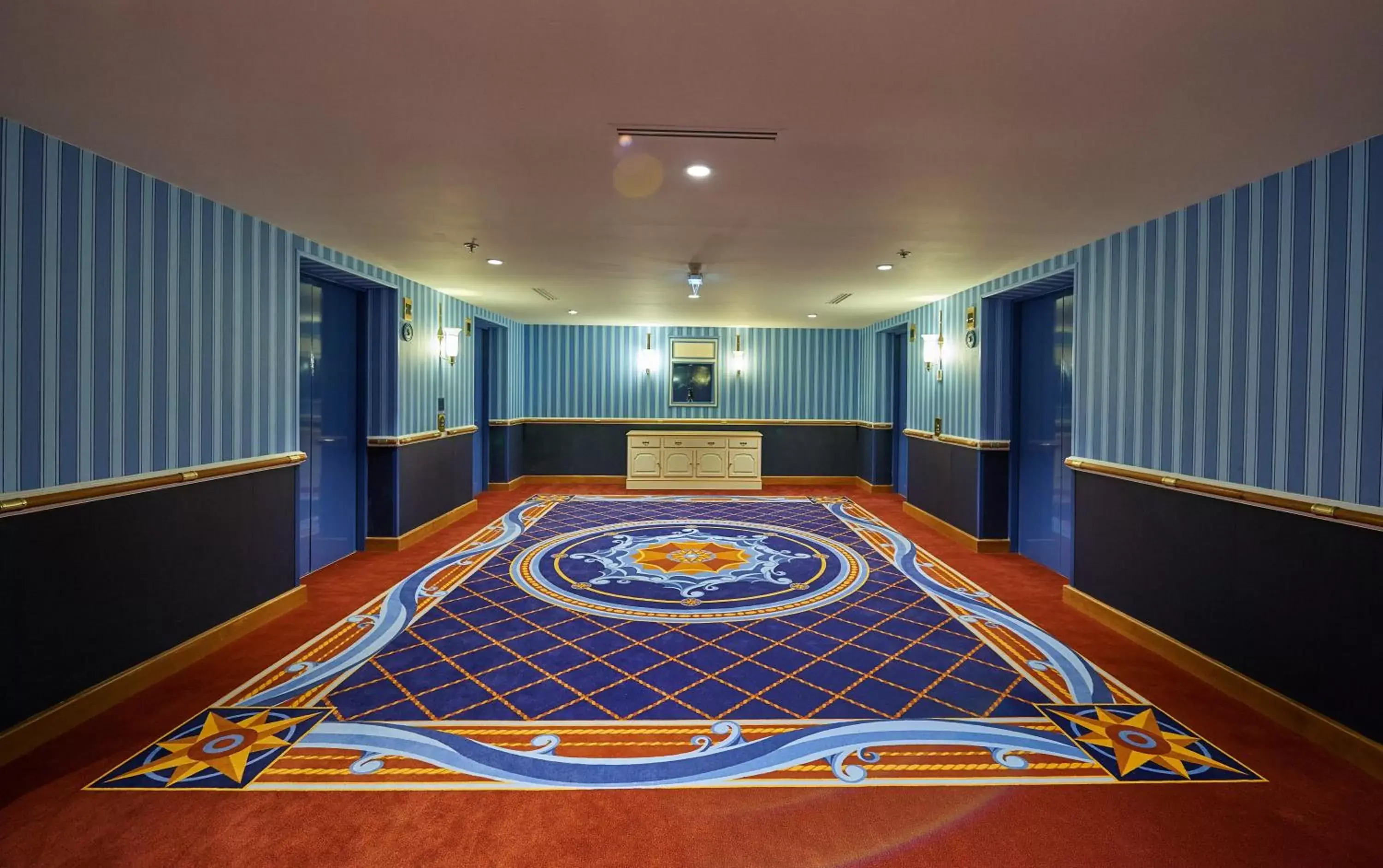 Area and facilities in Disney Newport Bay Club