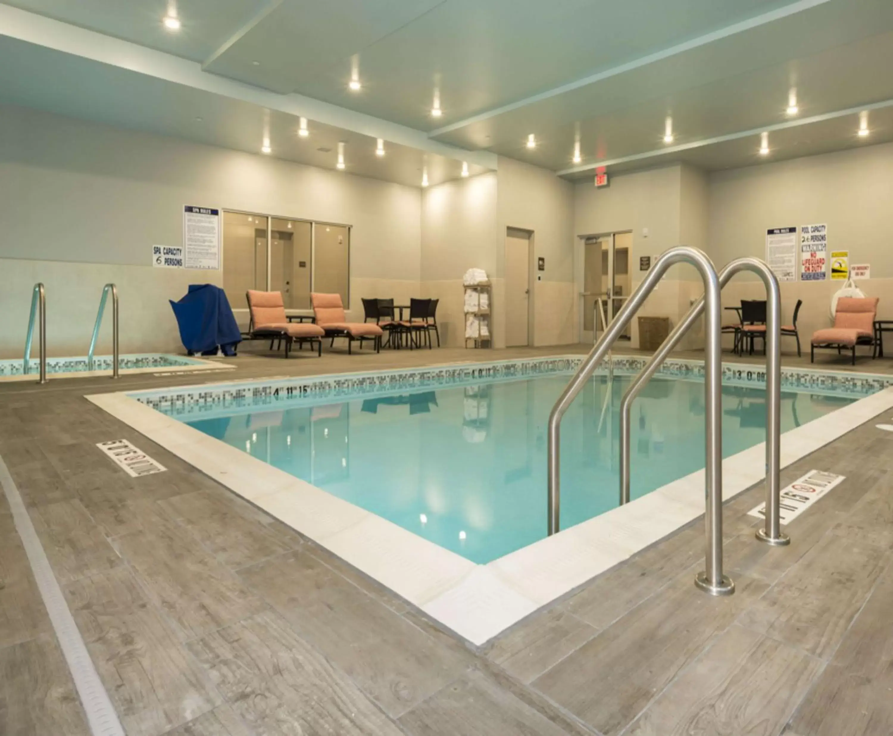 Pool view, Swimming Pool in Hampton Inn and Suites Minneapolis University Area, MN