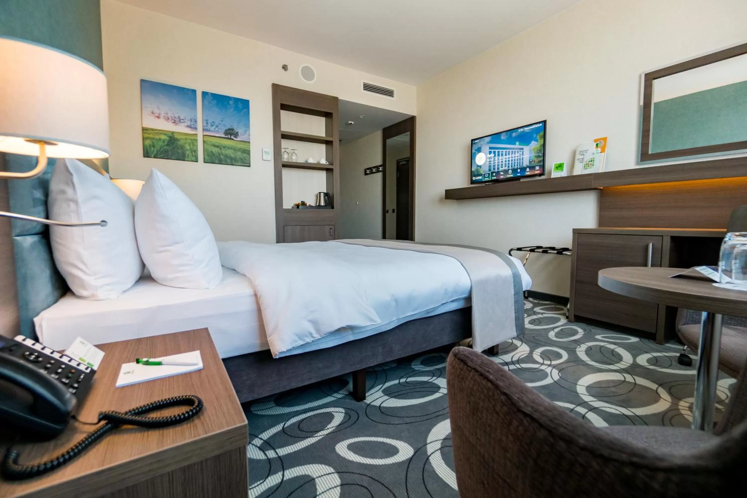 Photo of the whole room, Bed in Holiday Inn Dąbrowa Górnicza-Katowice by IHG