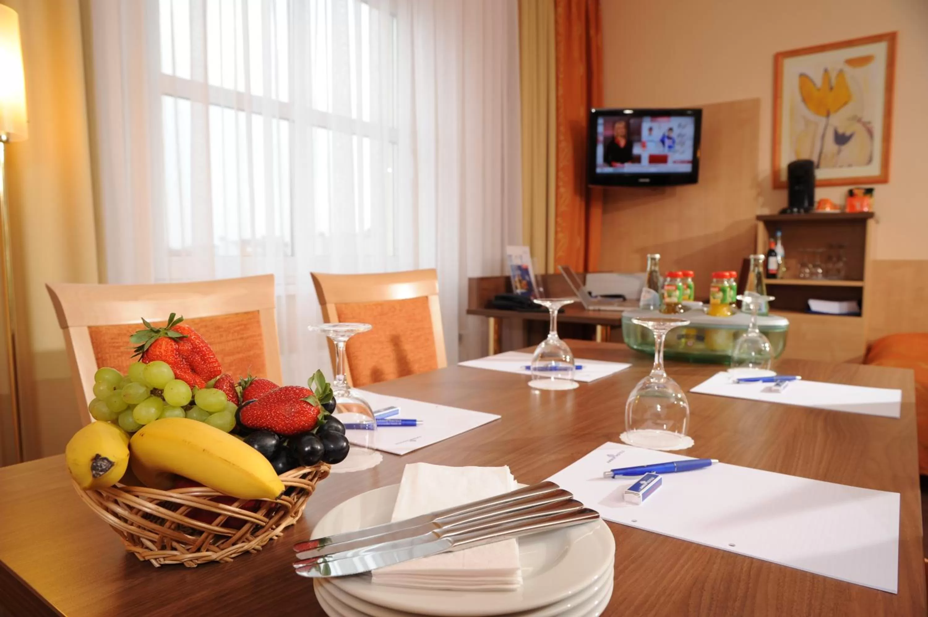 Decorative detail, Restaurant/Places to Eat in PLAZA INN Berlin Charlottenburg