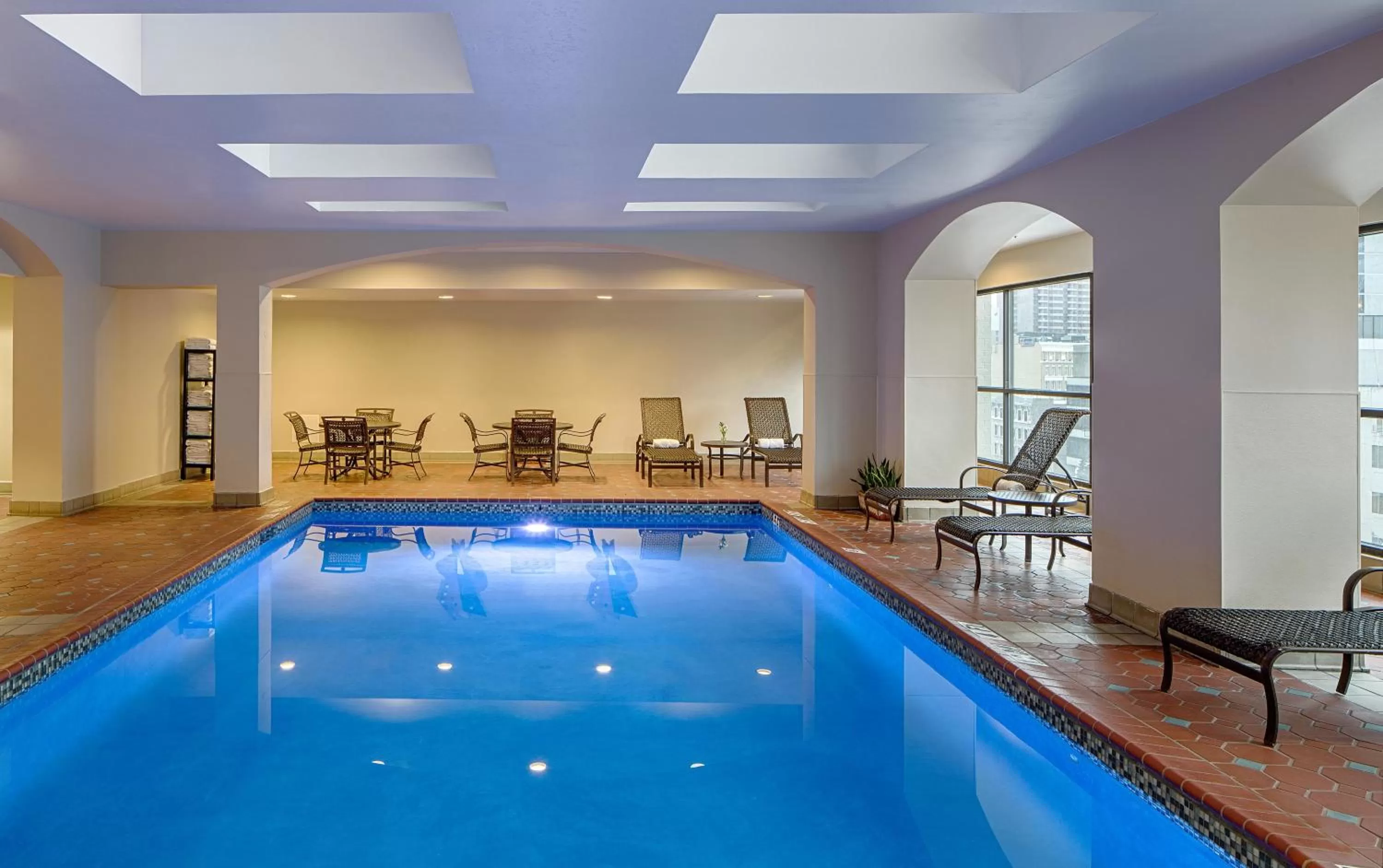 Swimming pool in Wyndham New Orleans French Quarter