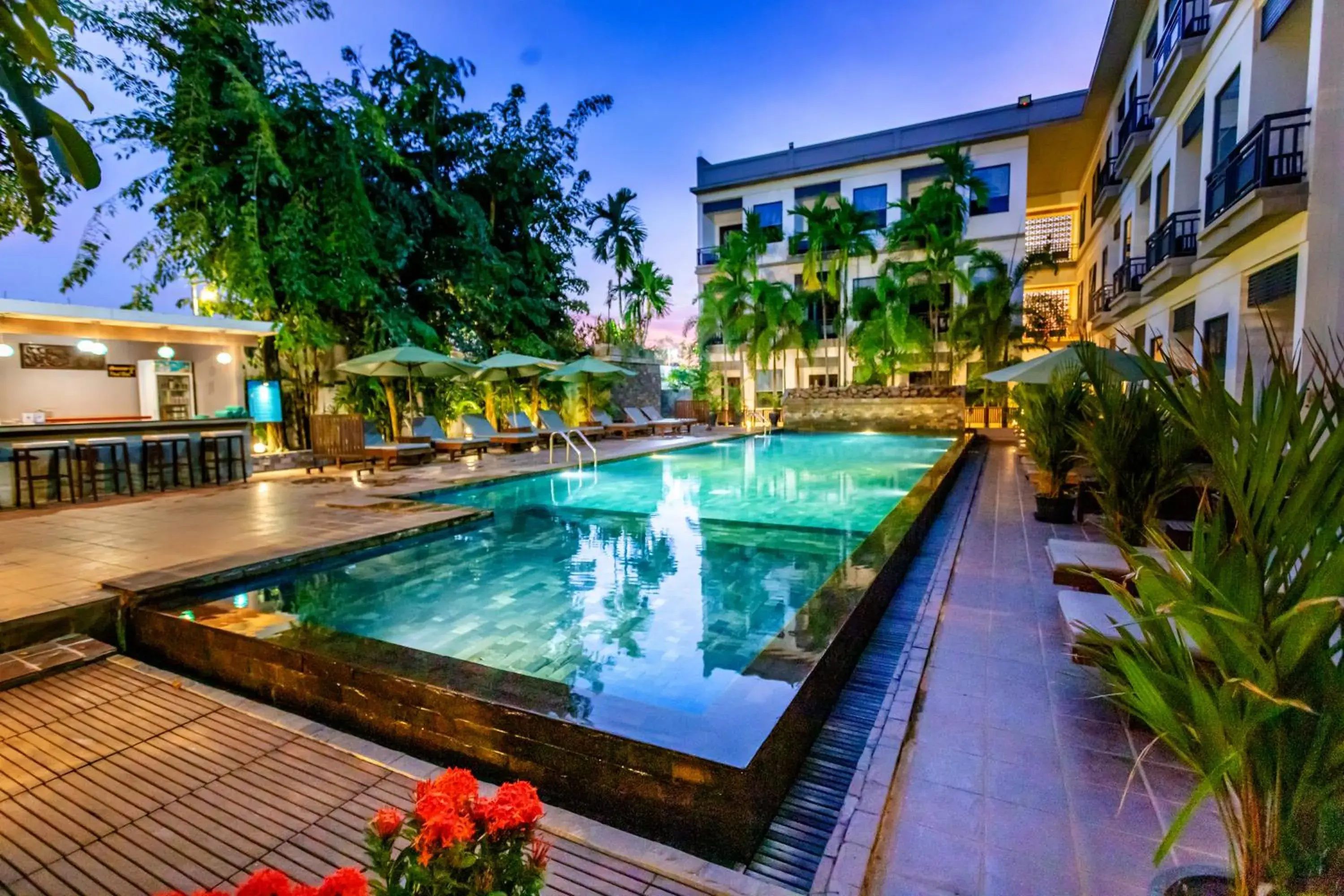 Swimming Pool in Green Amazon Residence Hotel