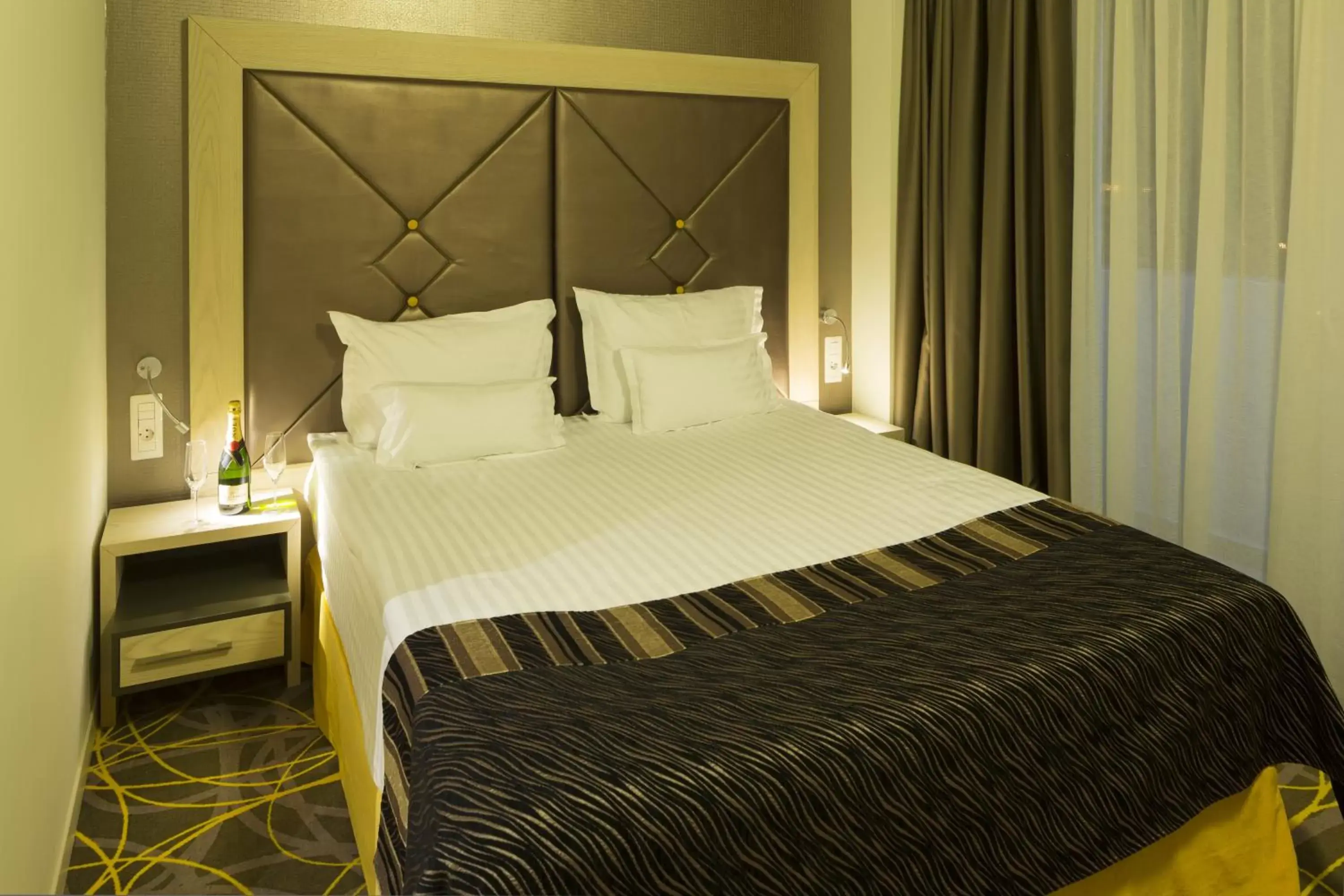 Superior Double or Twin Room in Exclusive Hotel & More Superior Double or Twin Room in Exclusive Hotel & More