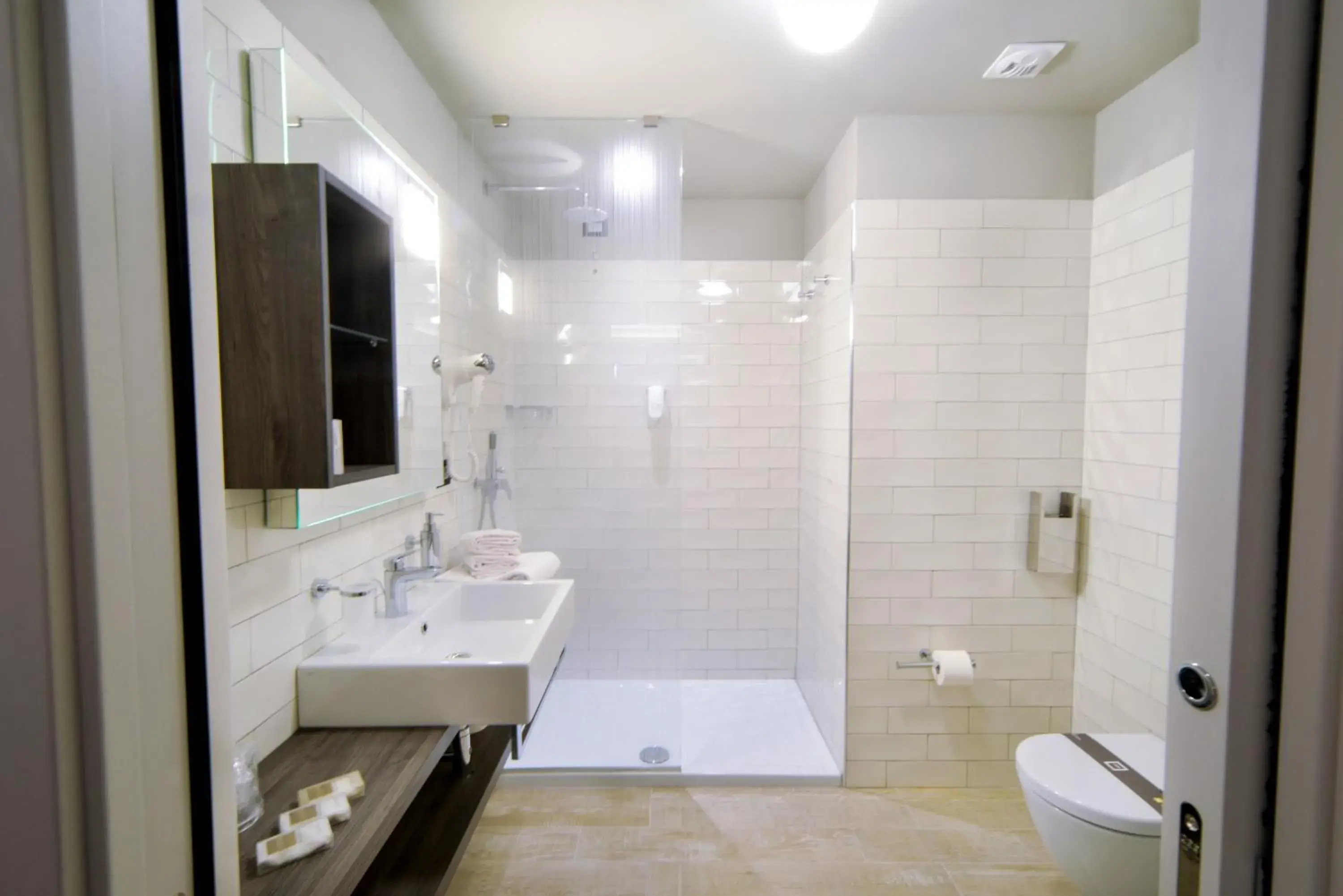 Shower, Bathroom in Nautilus Family Hotel