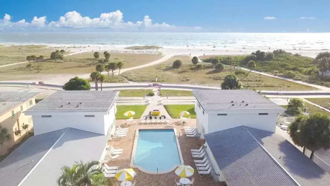 Bird's eye view, Pool View in The Sands of Treasure Island