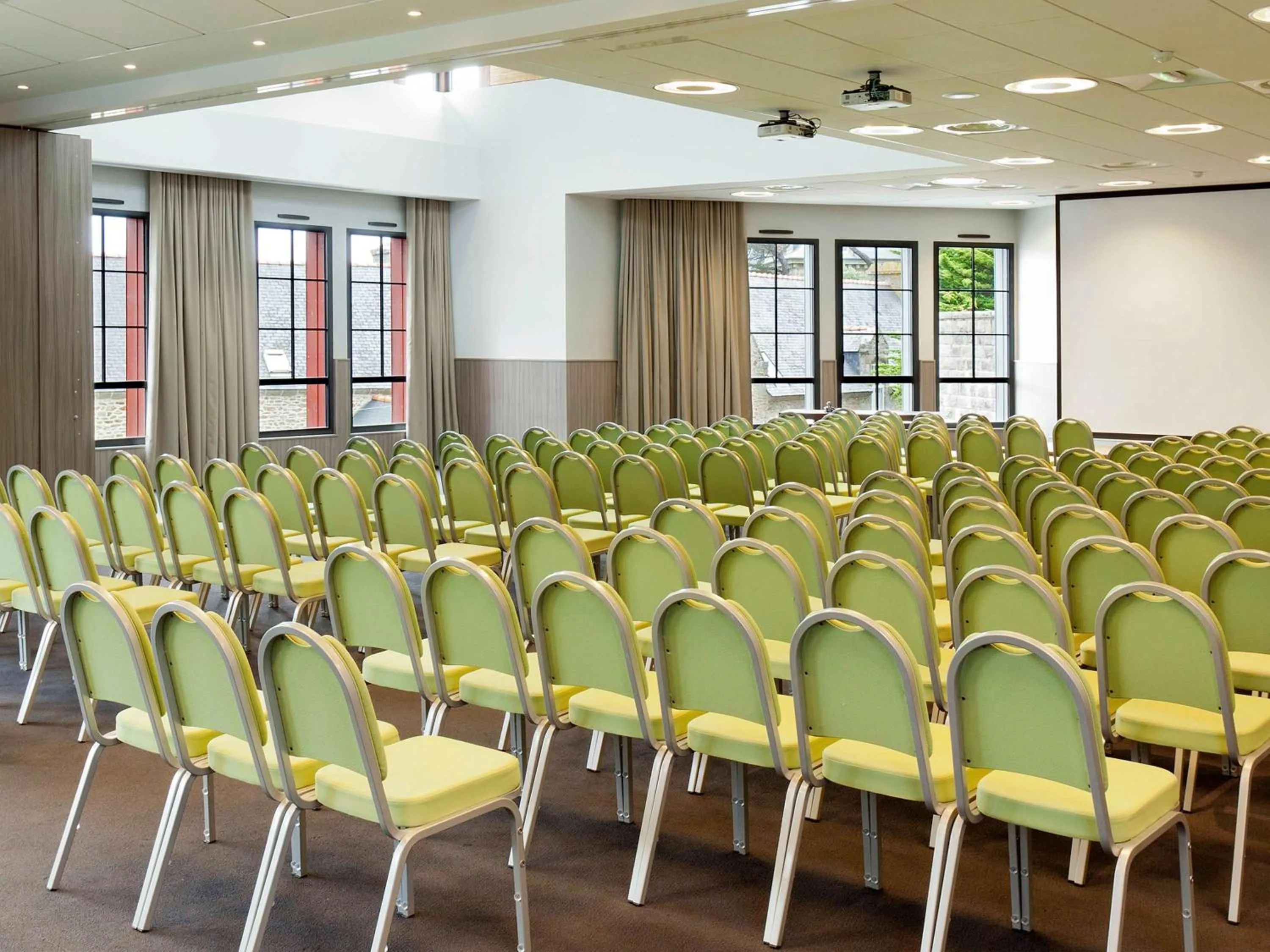 Seating area in Emeria Dinard Thalasso Spa
