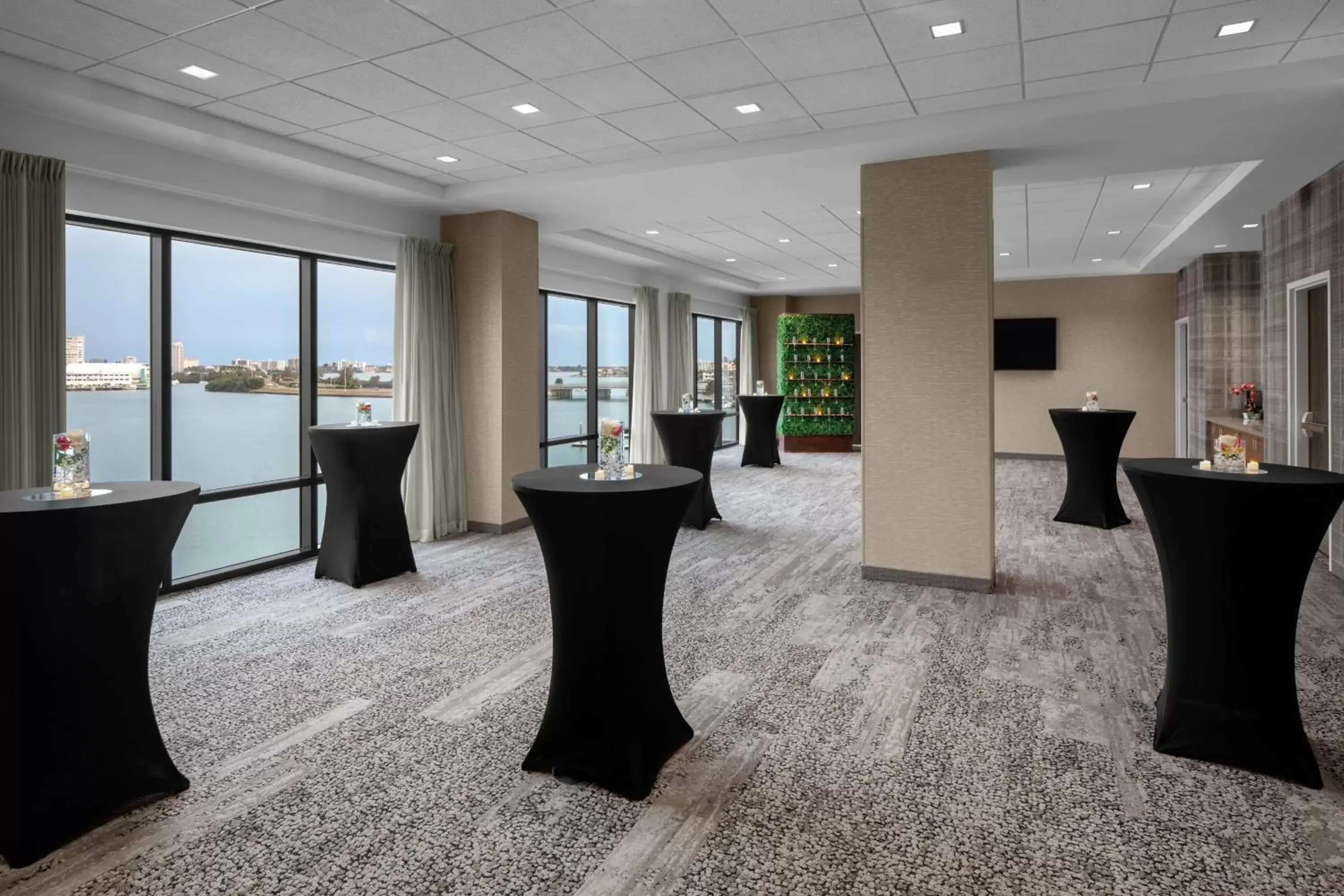 Meeting/conference room in Courtyard by Marriott Clearwater Beach