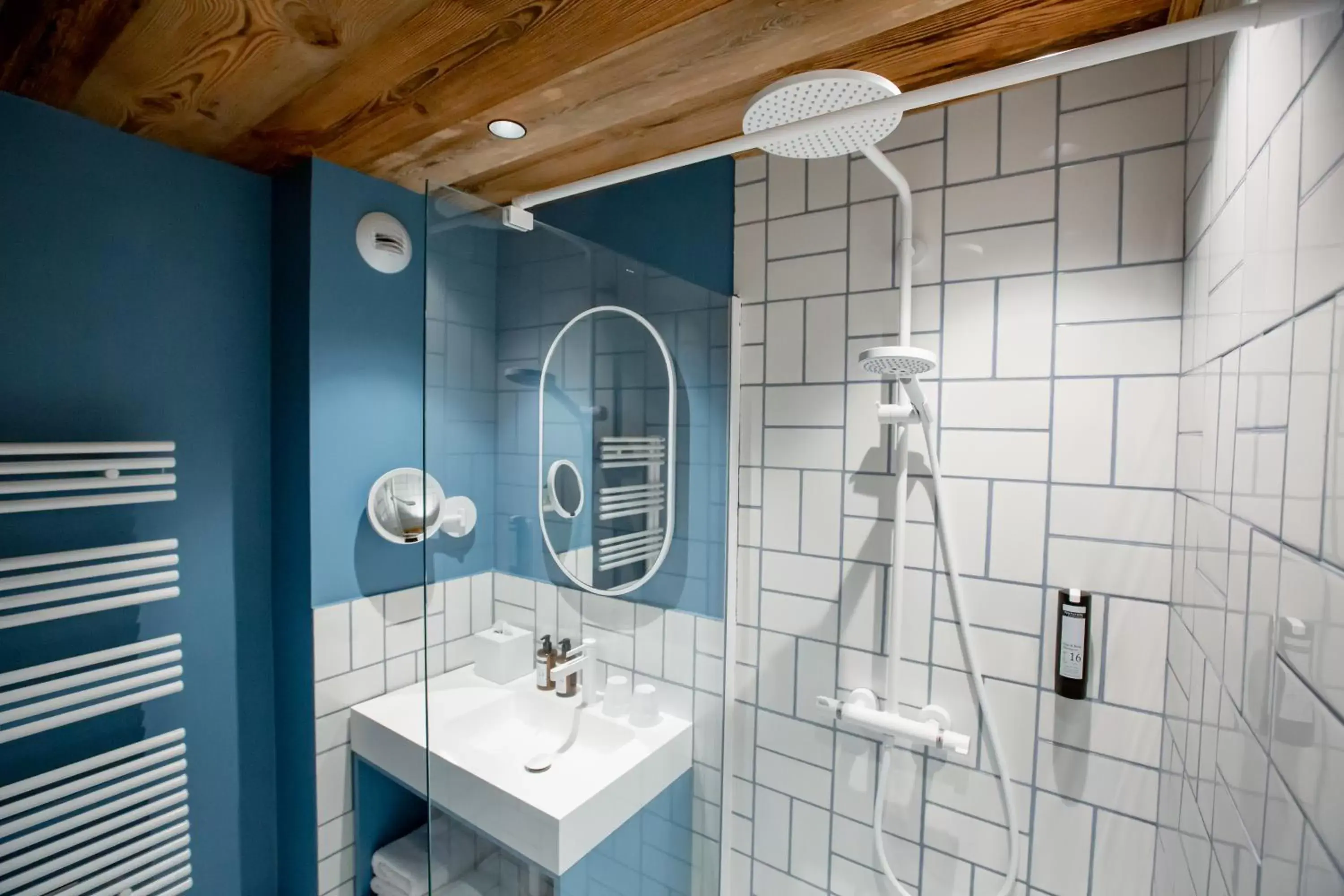 Bathroom in Hôtel Névé