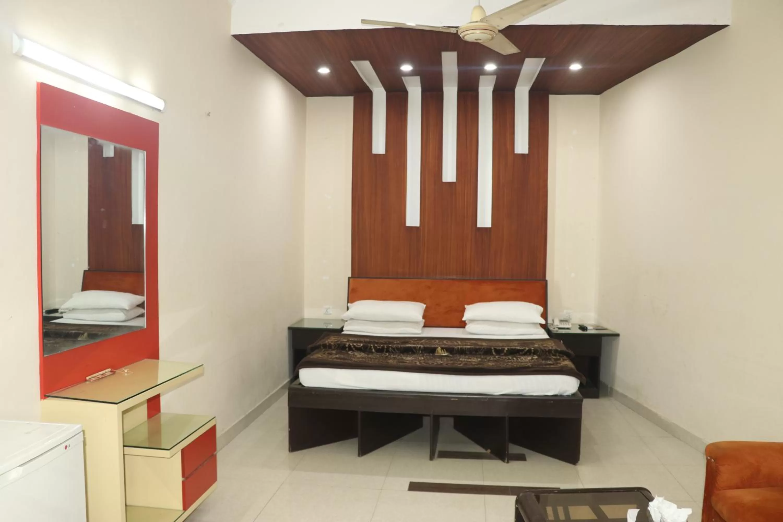 Bedroom, Bed in Hotel Grace inn