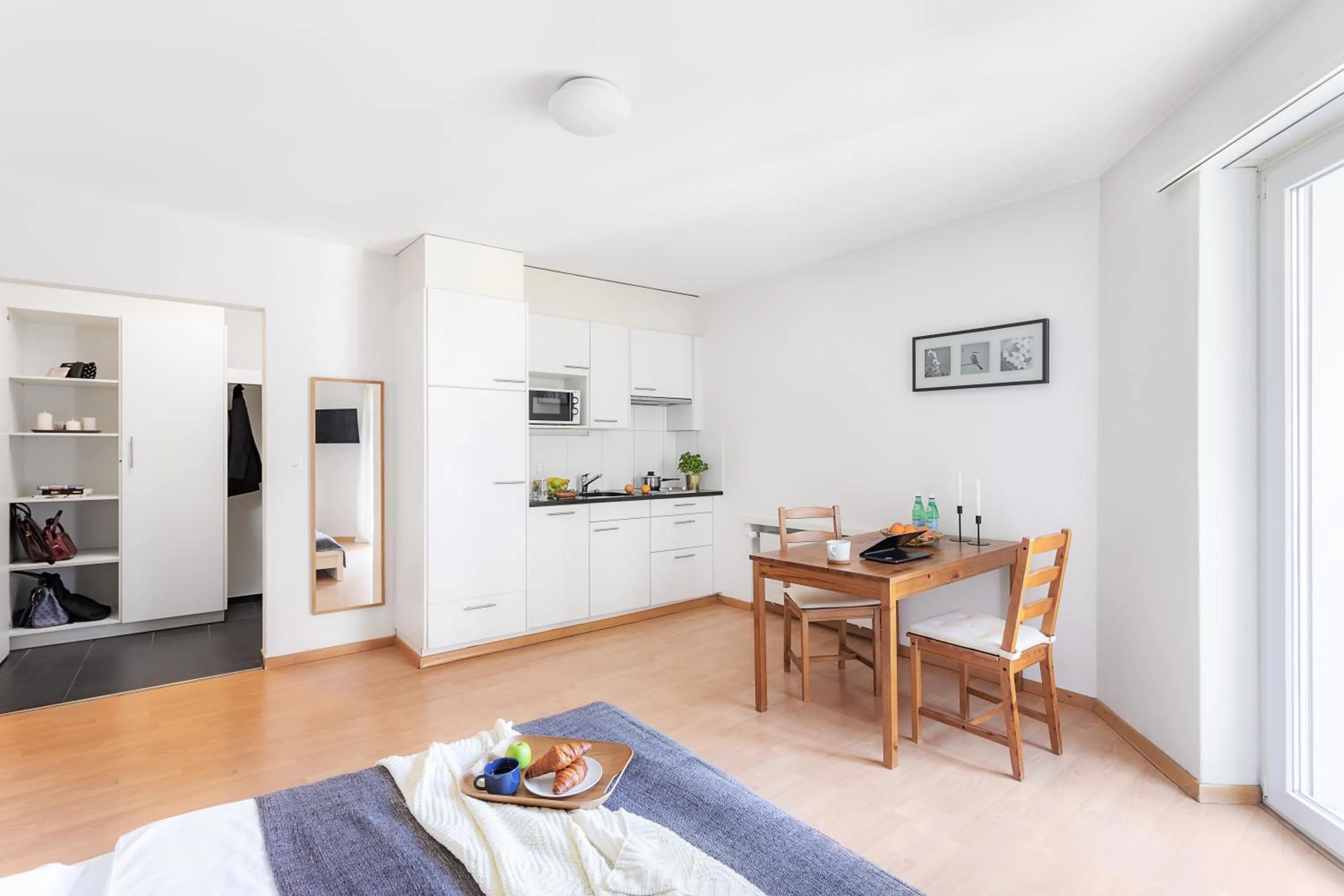 Kitchen or kitchenette in Swiss Star Zurich Sihlfeld - Self Check-In