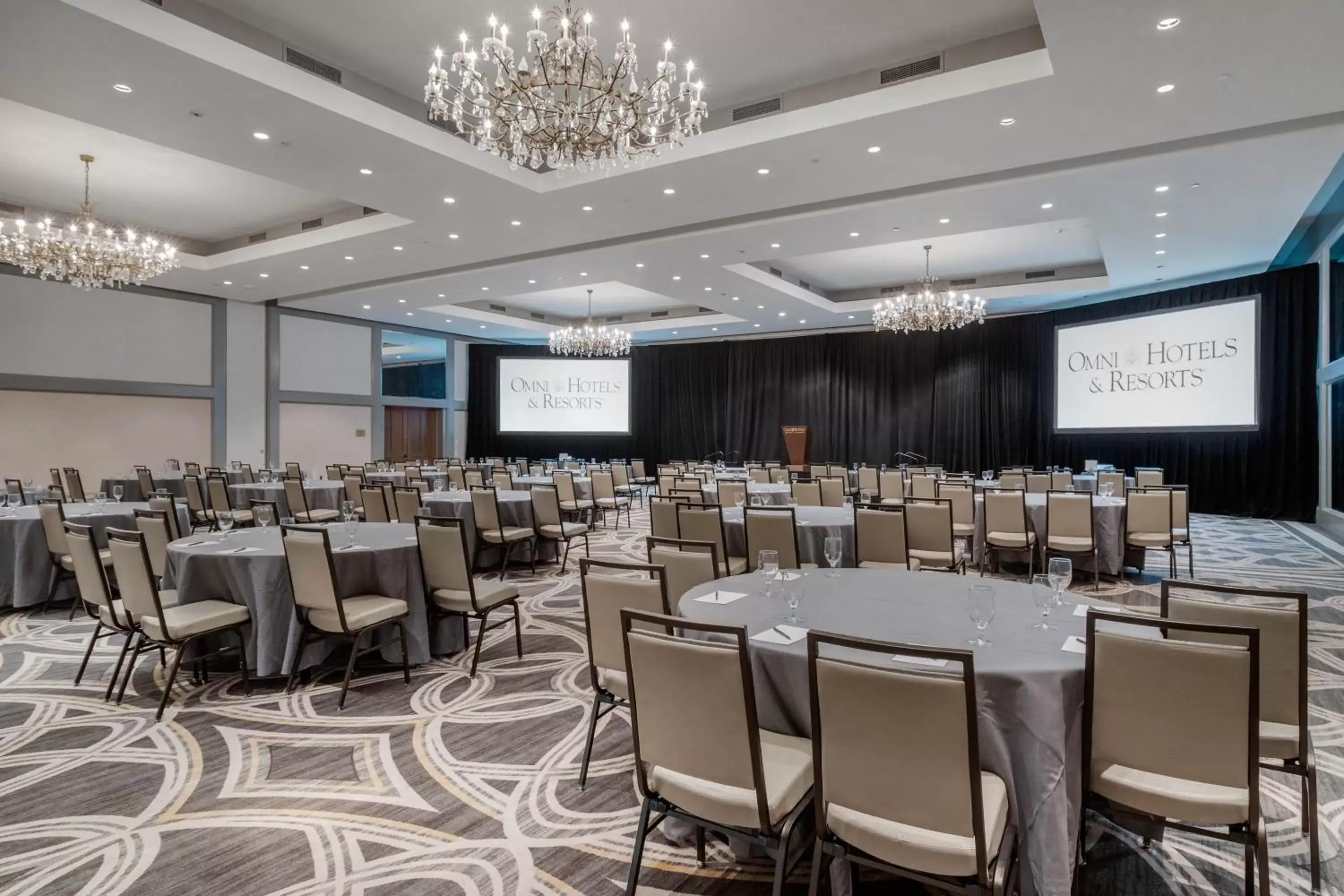 Banquet/Function facilities in Omni Houston Hotel