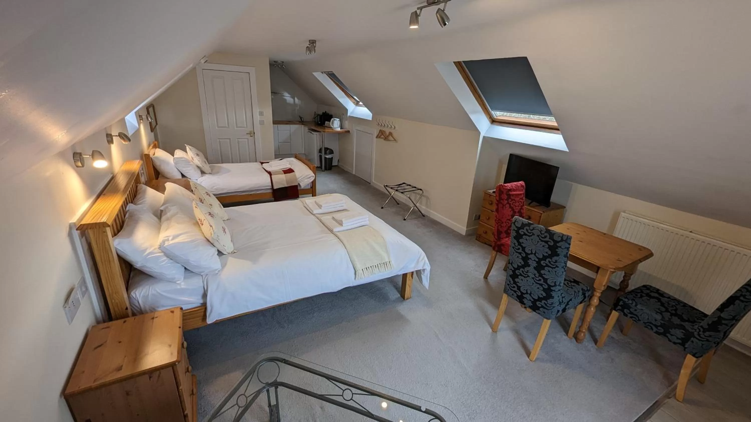 Seating area, Bed in Ivybridge Guesthouse