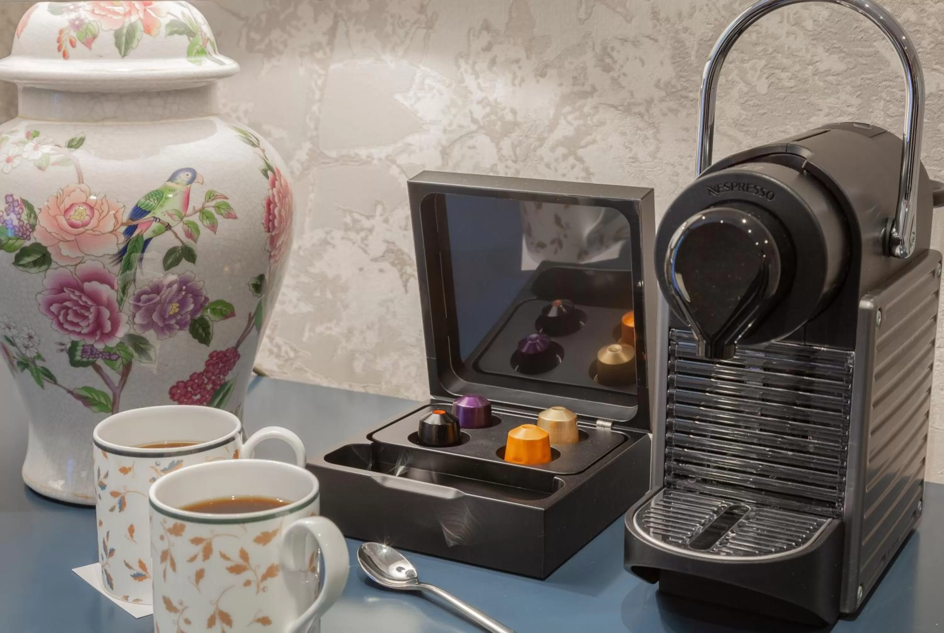 Coffee/tea facilities in Richmond Hill Hotel