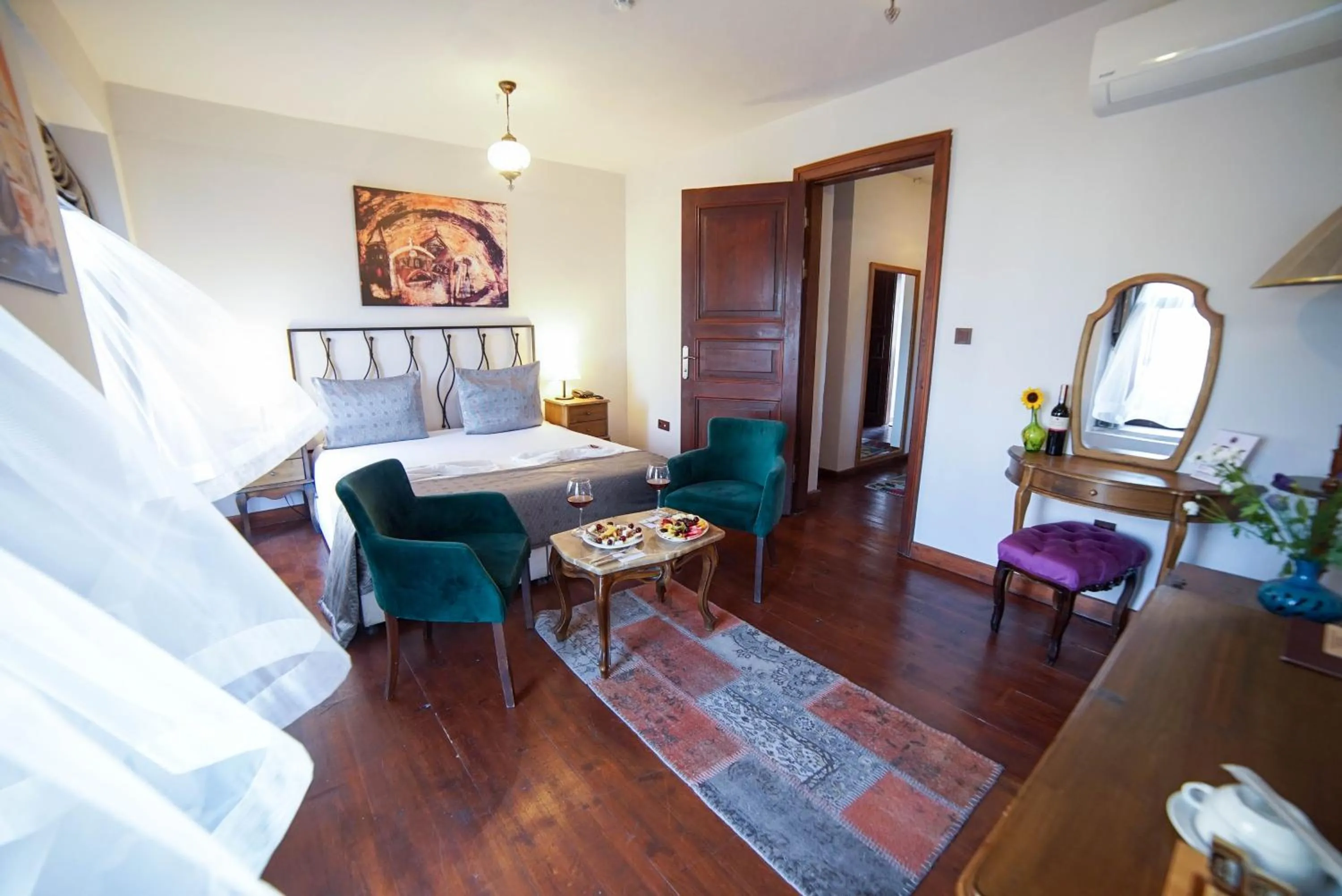 Photo of the whole room, Bed in Sarnıç Butik Otel