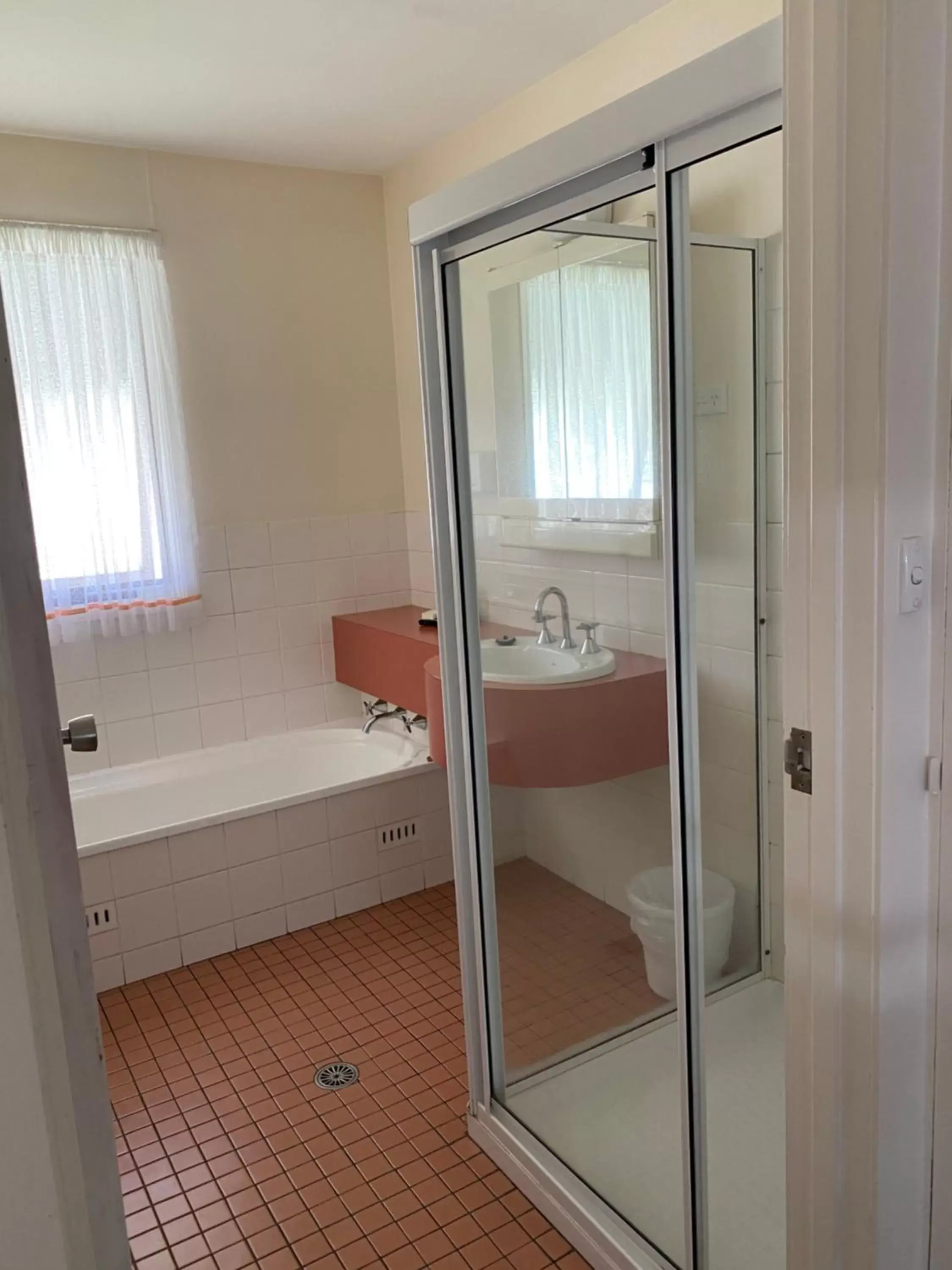 Bathroom in Motel Kempsey