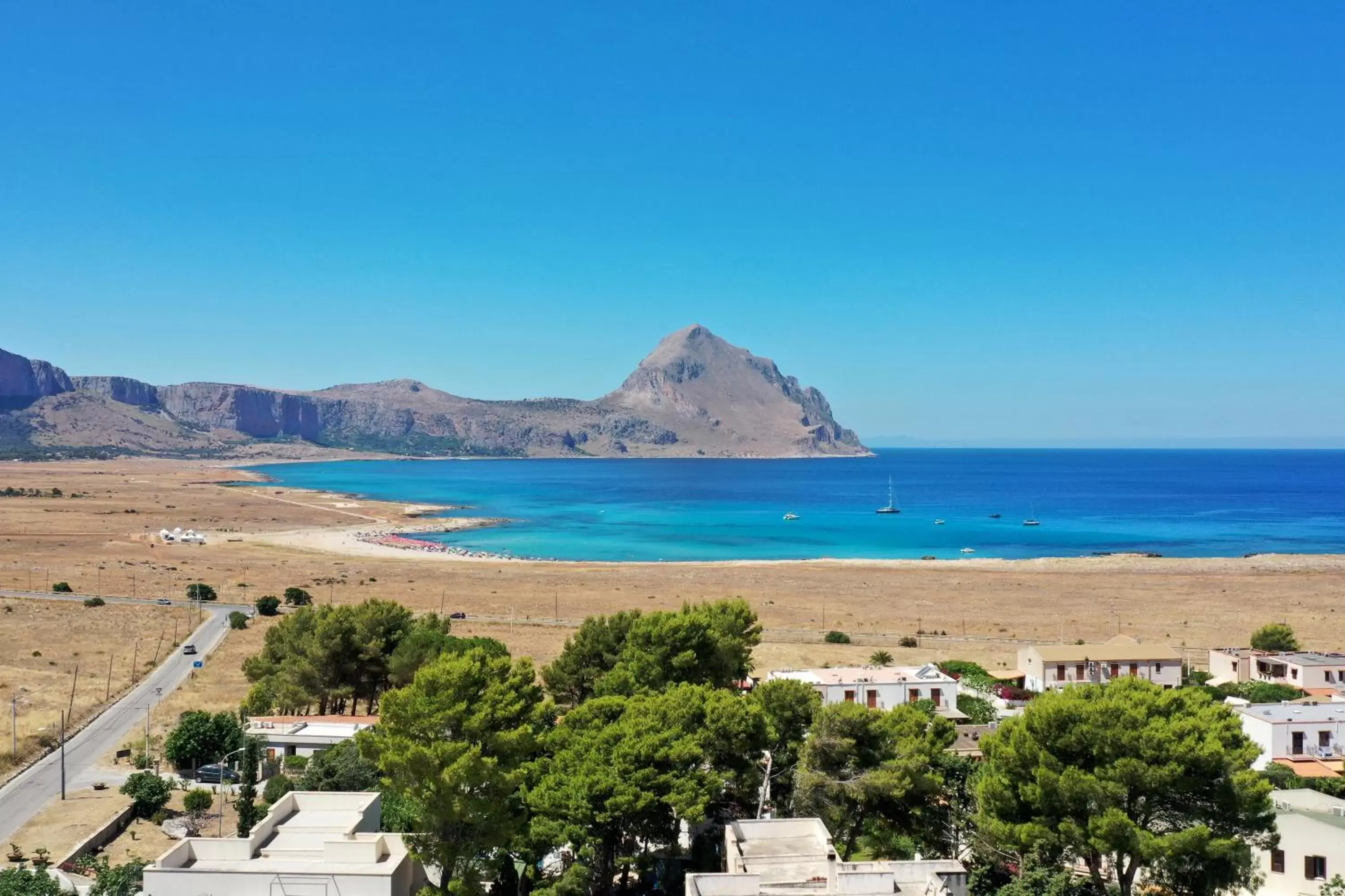 Beach in LA DAMA