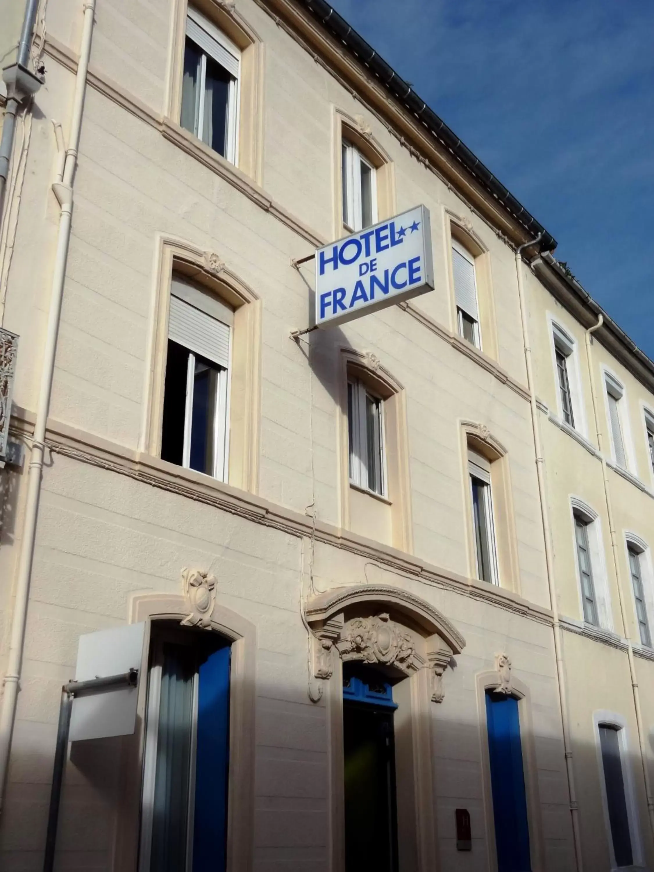 Facade/entrance, Property Building in Hotel de France