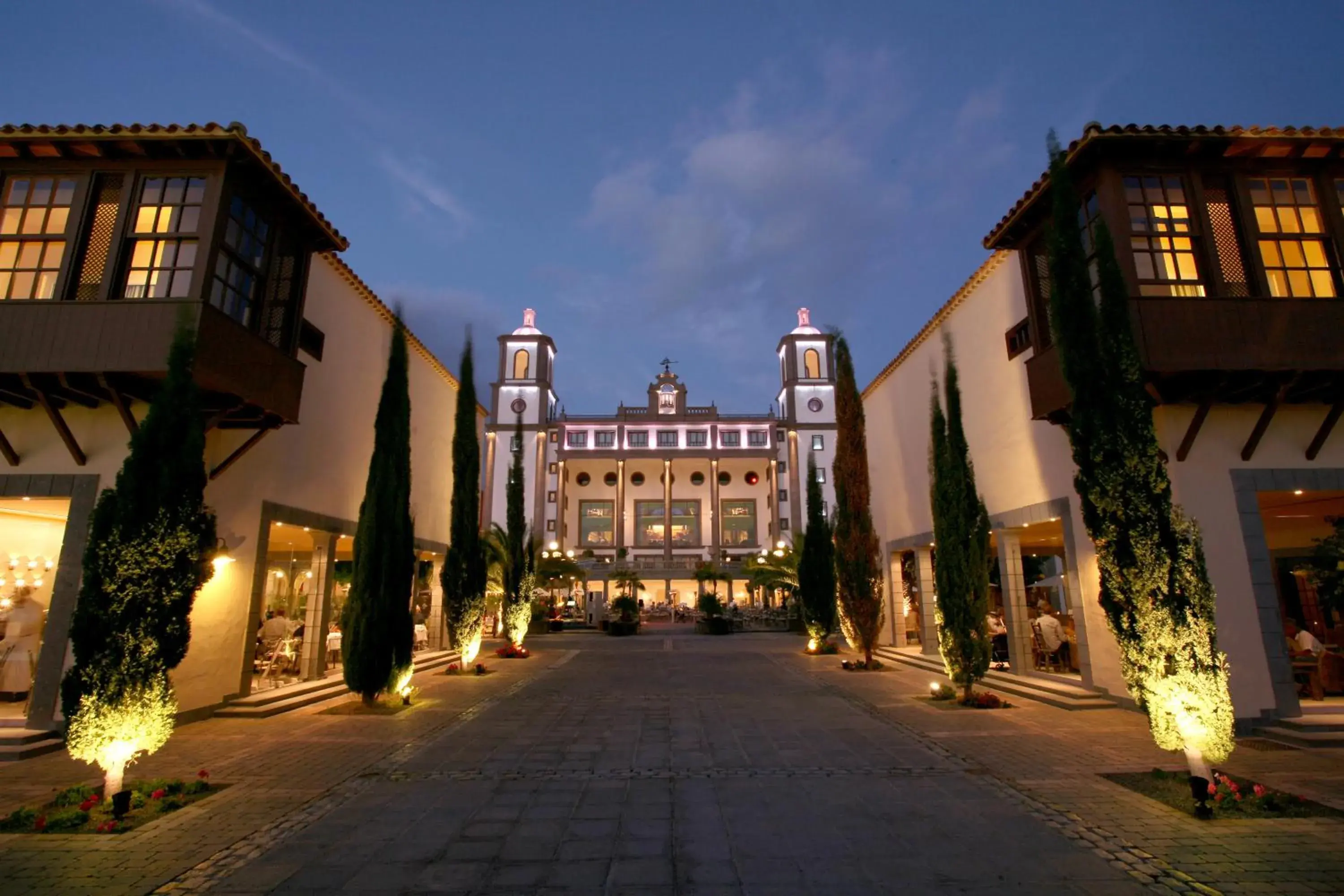Facade/entrance in Lopesan Villa del Conde Resort & Thalasso Facade/entrance in Lopesan Villa del Conde Resort & Thalasso