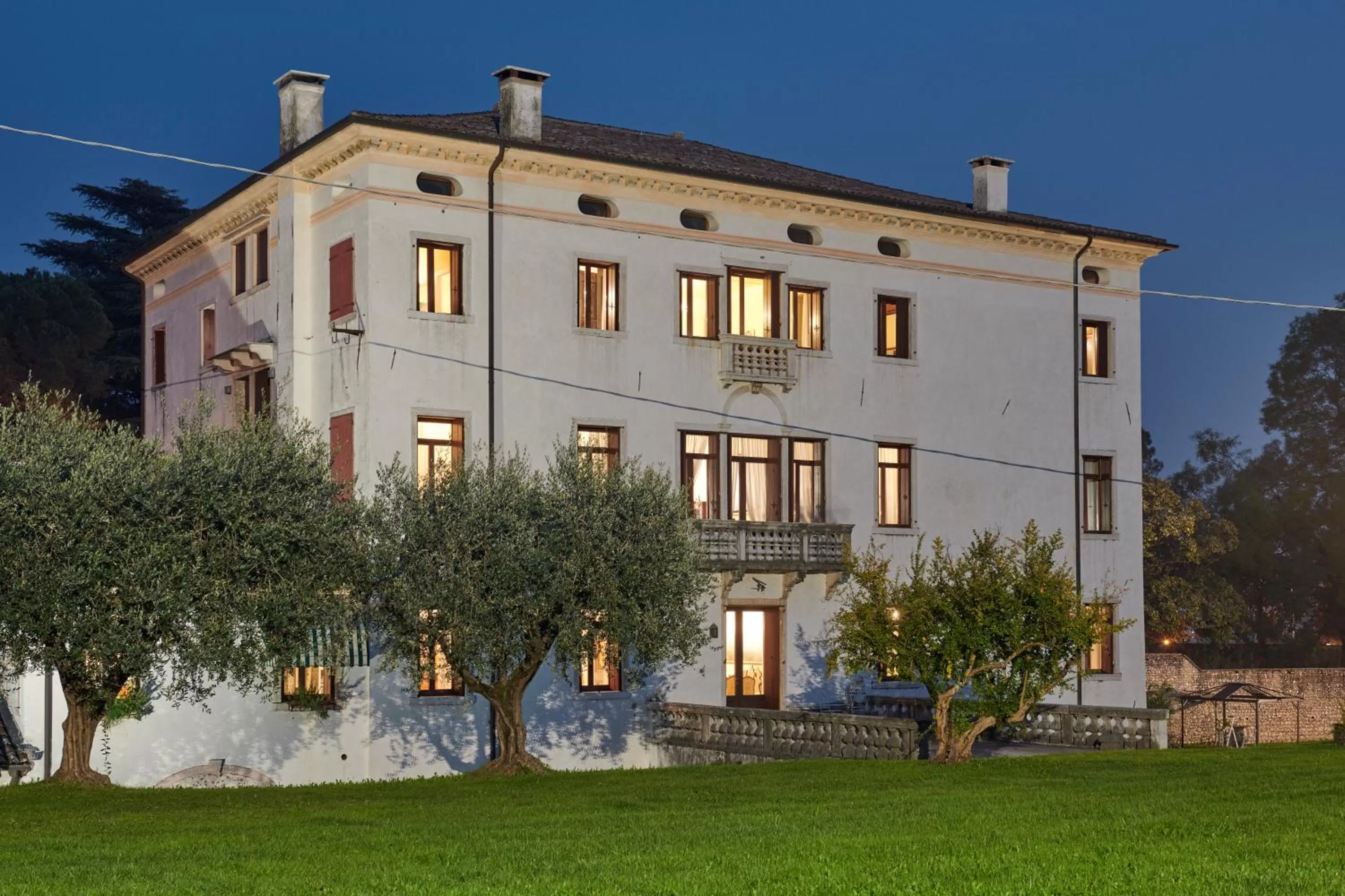 Property Building in Villa Stecchini