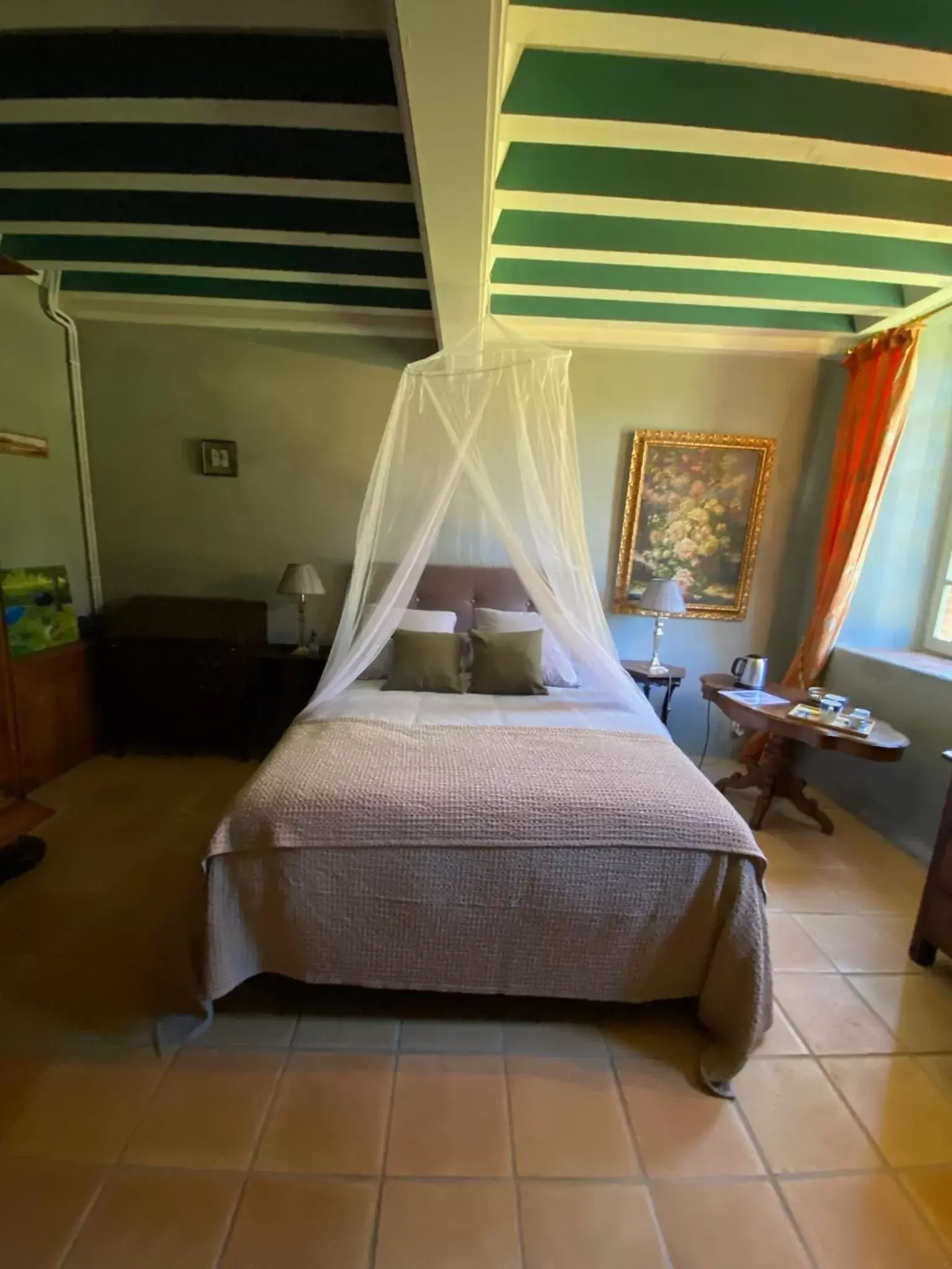 Photo of the whole room, Bed in Manoir du Bouyssou