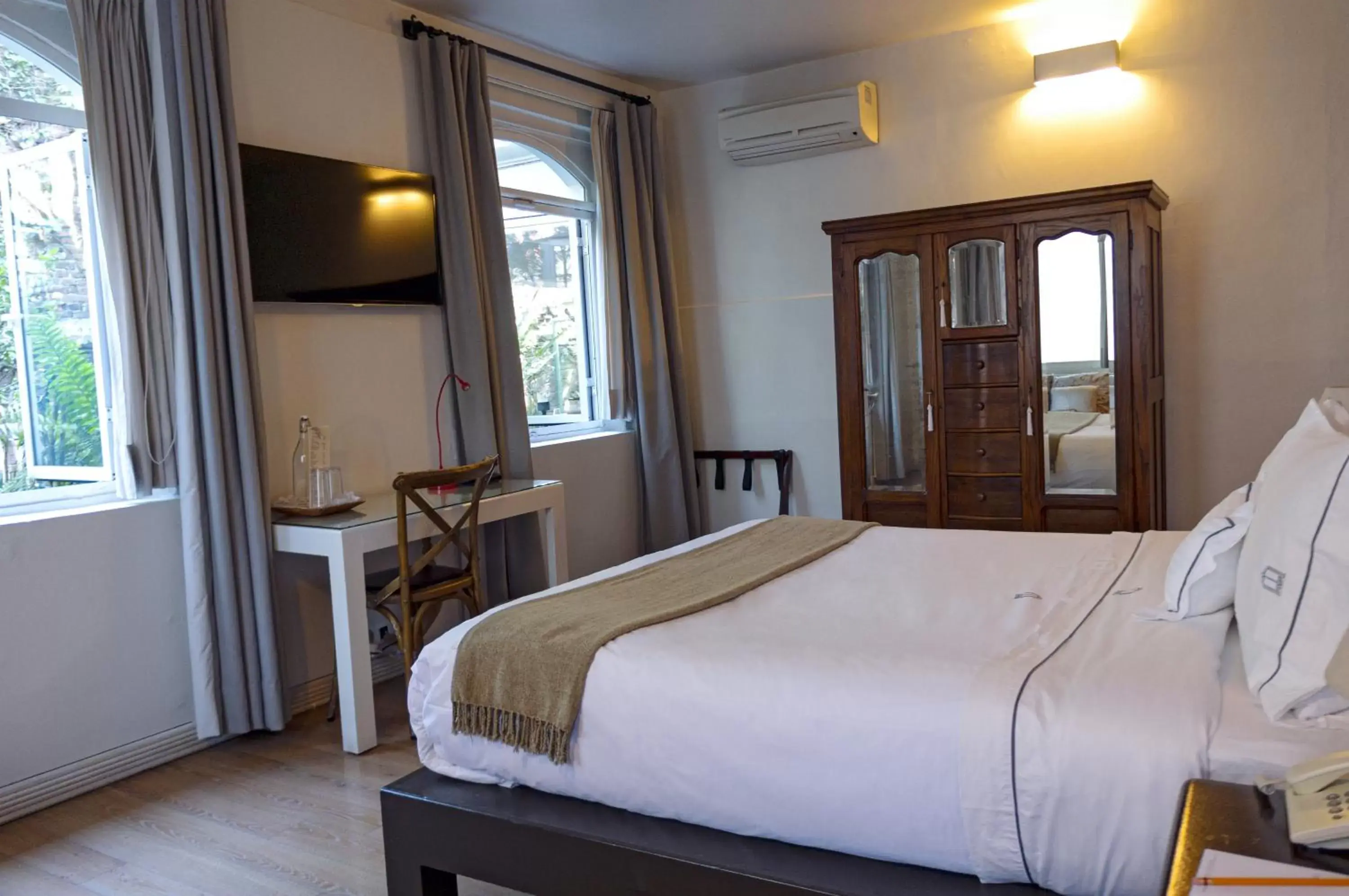 Bedroom, Bed in Hotel Villa Condesa