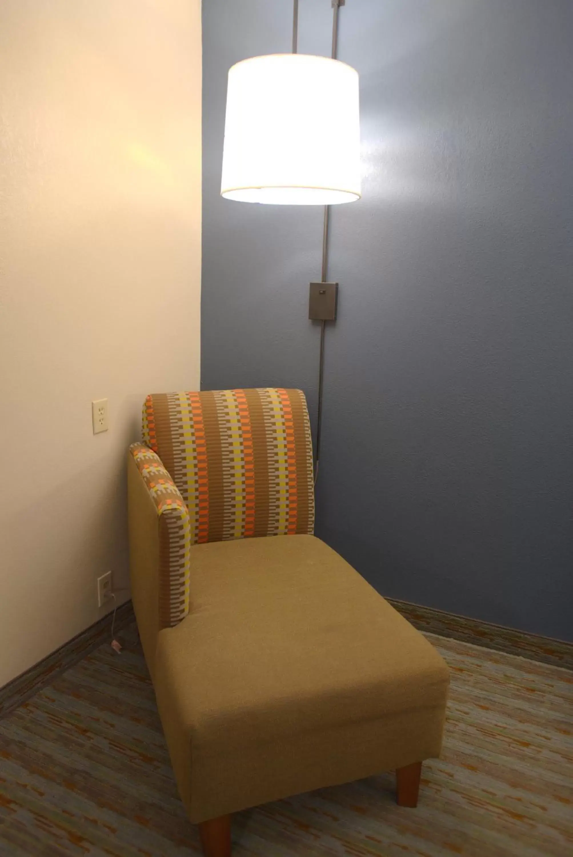 Photo of the whole room, Seating Area in Holiday Inn Express Anderson I-85 - Exit 27- Highway 81, an IHG Hotel