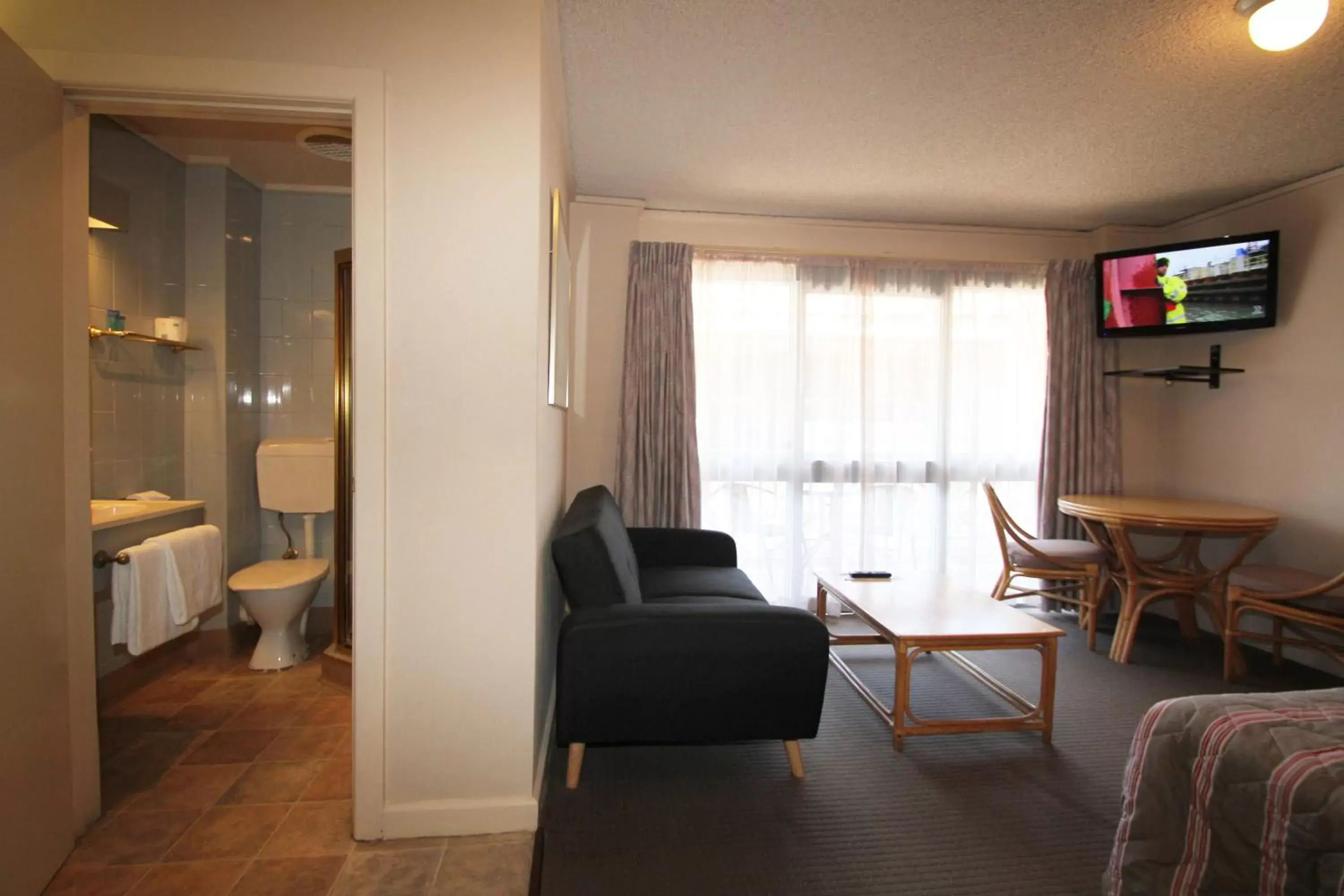 Seating Area in Beaumaris Bay Motel